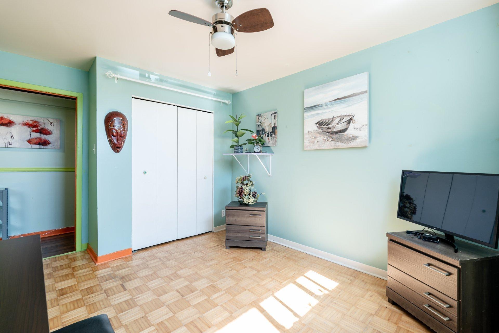 









9267


Boul. LaSalle

, 9,
Montréal (LaSalle),




QC
H8R2M6

