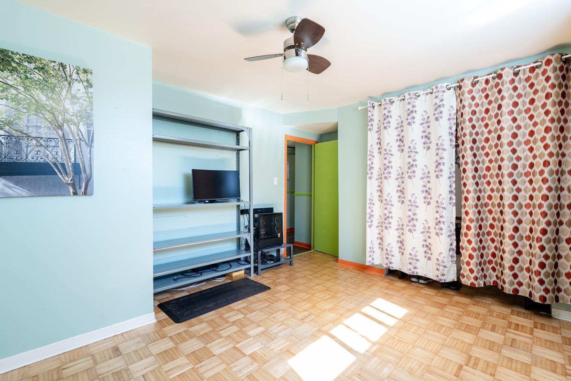 









9267


Boul. LaSalle

, 9,
Montréal (LaSalle),




QC
H8R2M6

