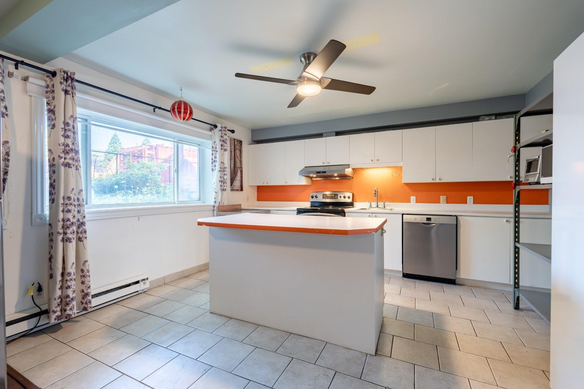 









9267


Boul. LaSalle

, 9,
Montréal (LaSalle),




QC
H8R2M6

