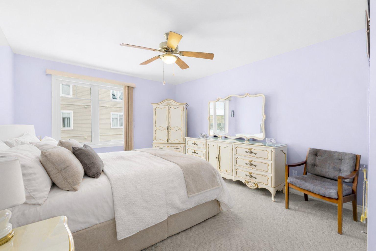 









2525


Rue Dutrisac

, 302,
Vaudreuil-Dorion,




QC
J7V9W7

