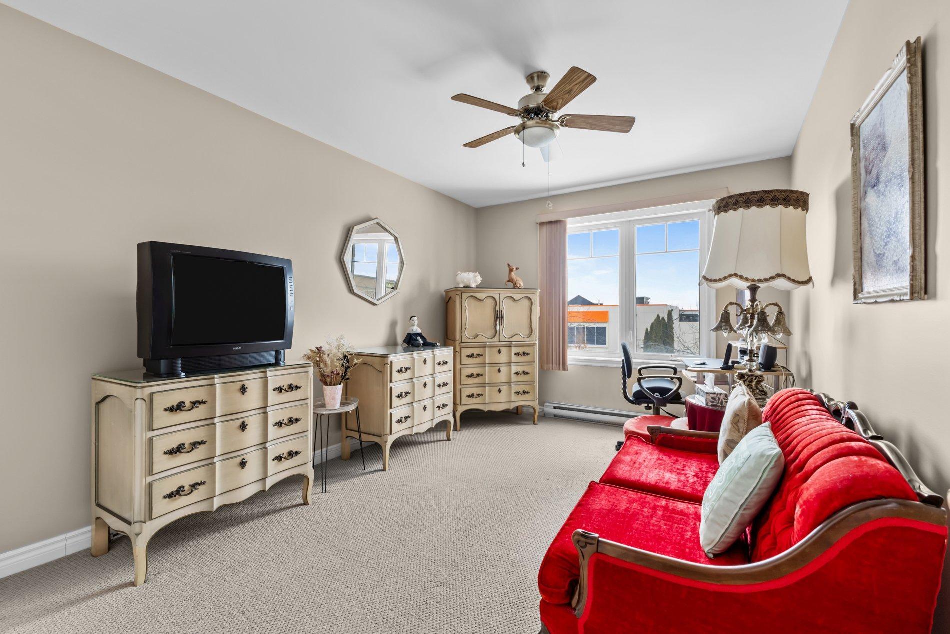 









2525


Rue Dutrisac

, 302,
Vaudreuil-Dorion,




QC
J7V9W7

