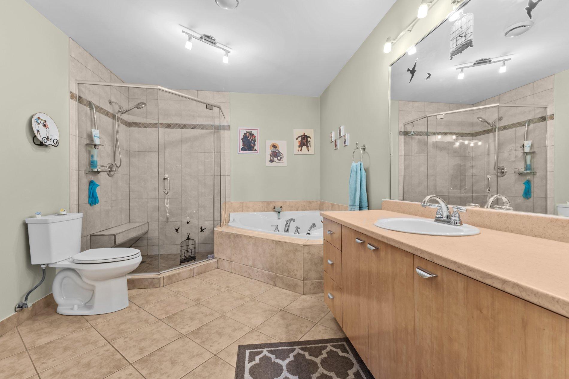 









2525


Rue Dutrisac

, 302,
Vaudreuil-Dorion,




QC
J7V9W7

