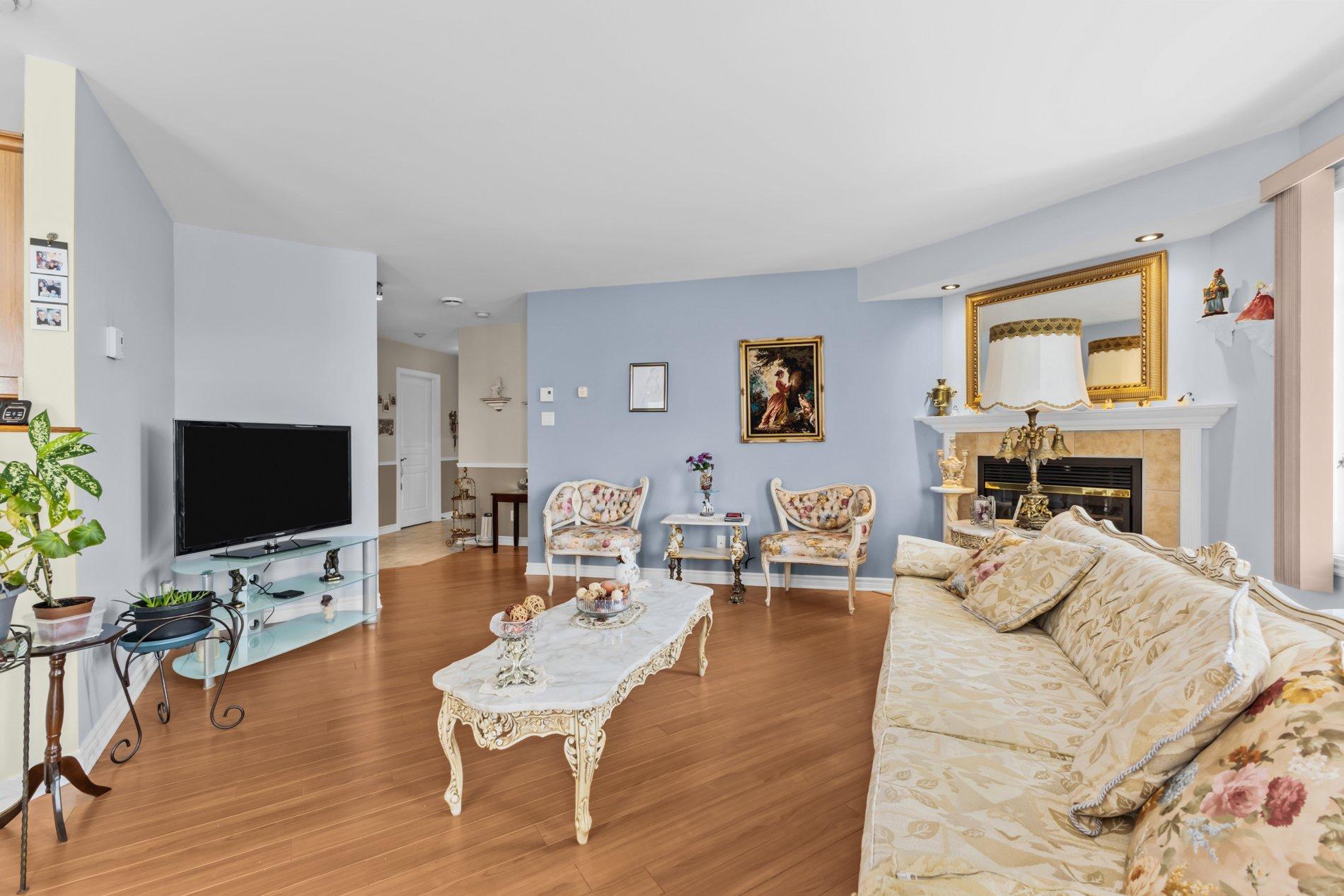 









2525


Rue Dutrisac

, 302,
Vaudreuil-Dorion,




QC
J7V9W7

