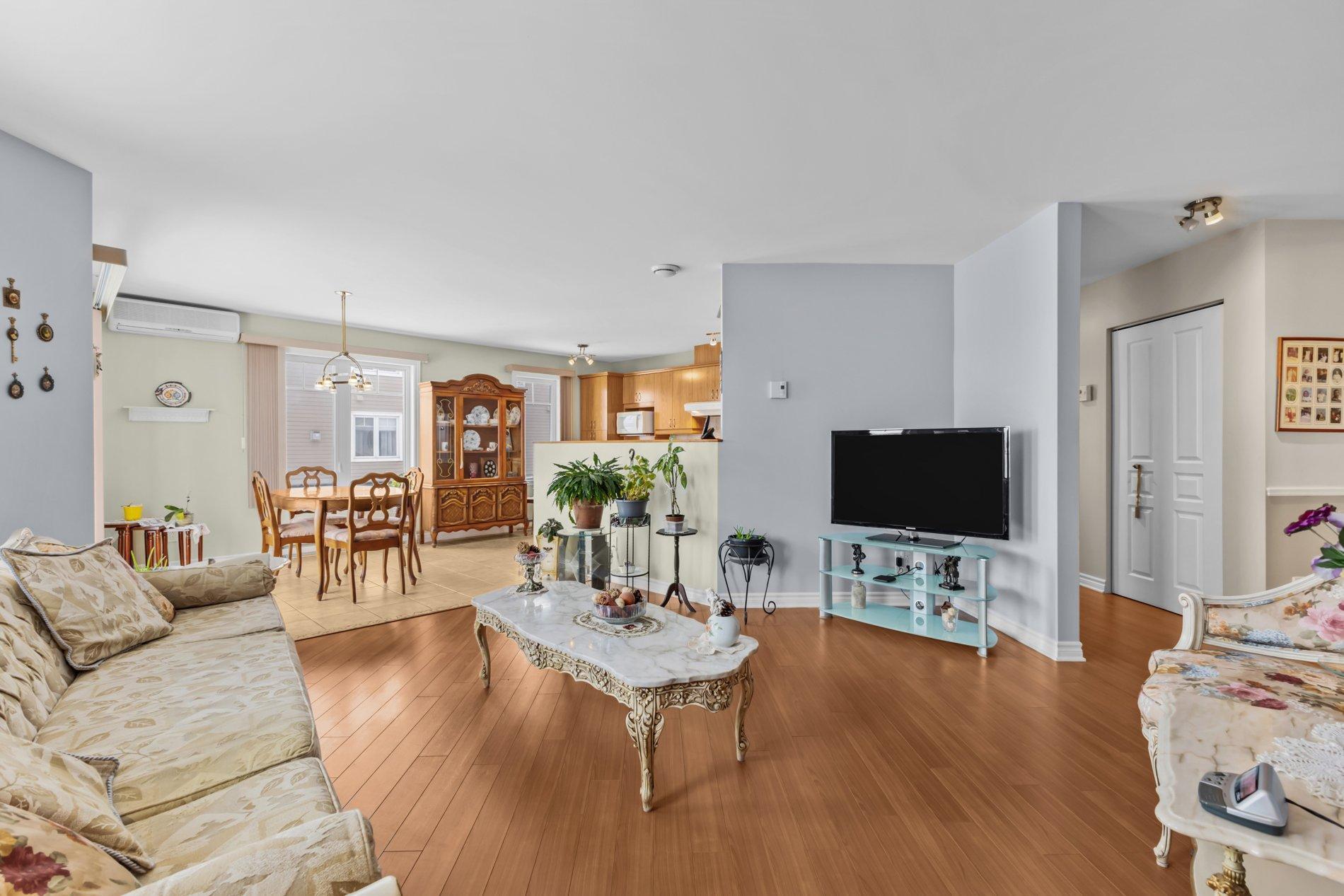 









2525


Rue Dutrisac

, 302,
Vaudreuil-Dorion,




QC
J7V9W7

