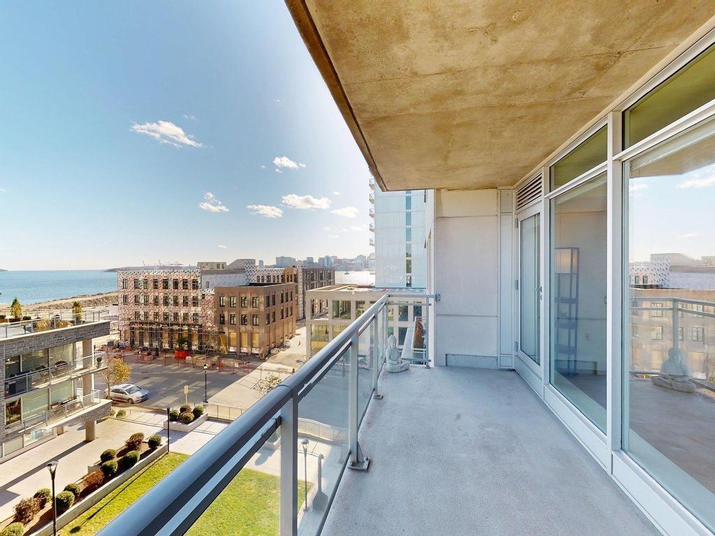 












504 15 Kings Wharf Place

,
Dartmouth,




NS
B2Y 0C2

