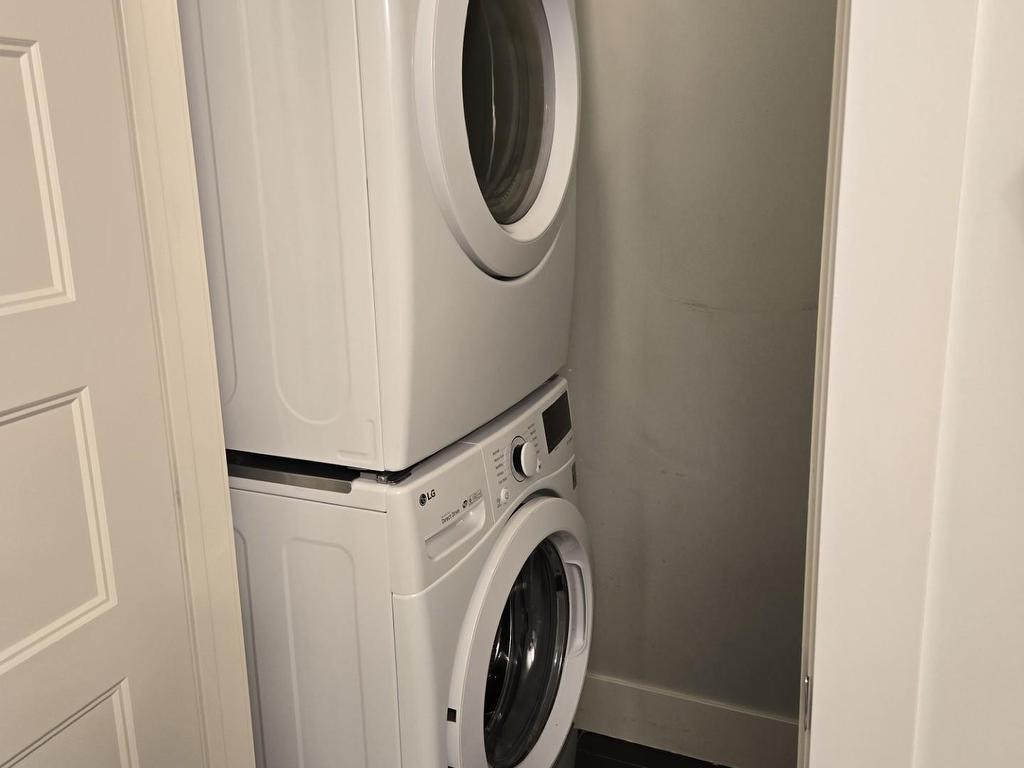 












504 15 Kings Wharf Place

,
Dartmouth,




NS
B2Y 0C2

