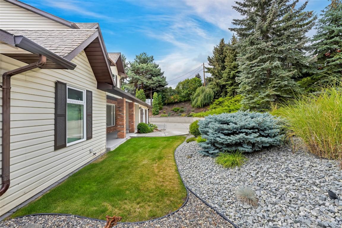 









6463


Blue Jay

Road,
Vernon,




BC
V1H 1W5

