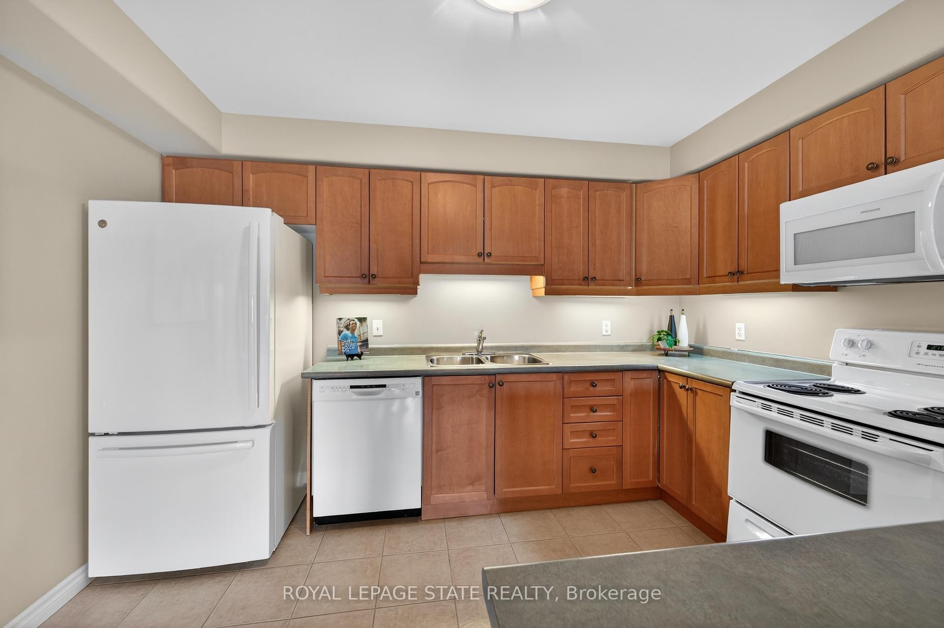 









908


Mohawk

Road East, 308,
Hamilton,




ON
L8T 2R8

