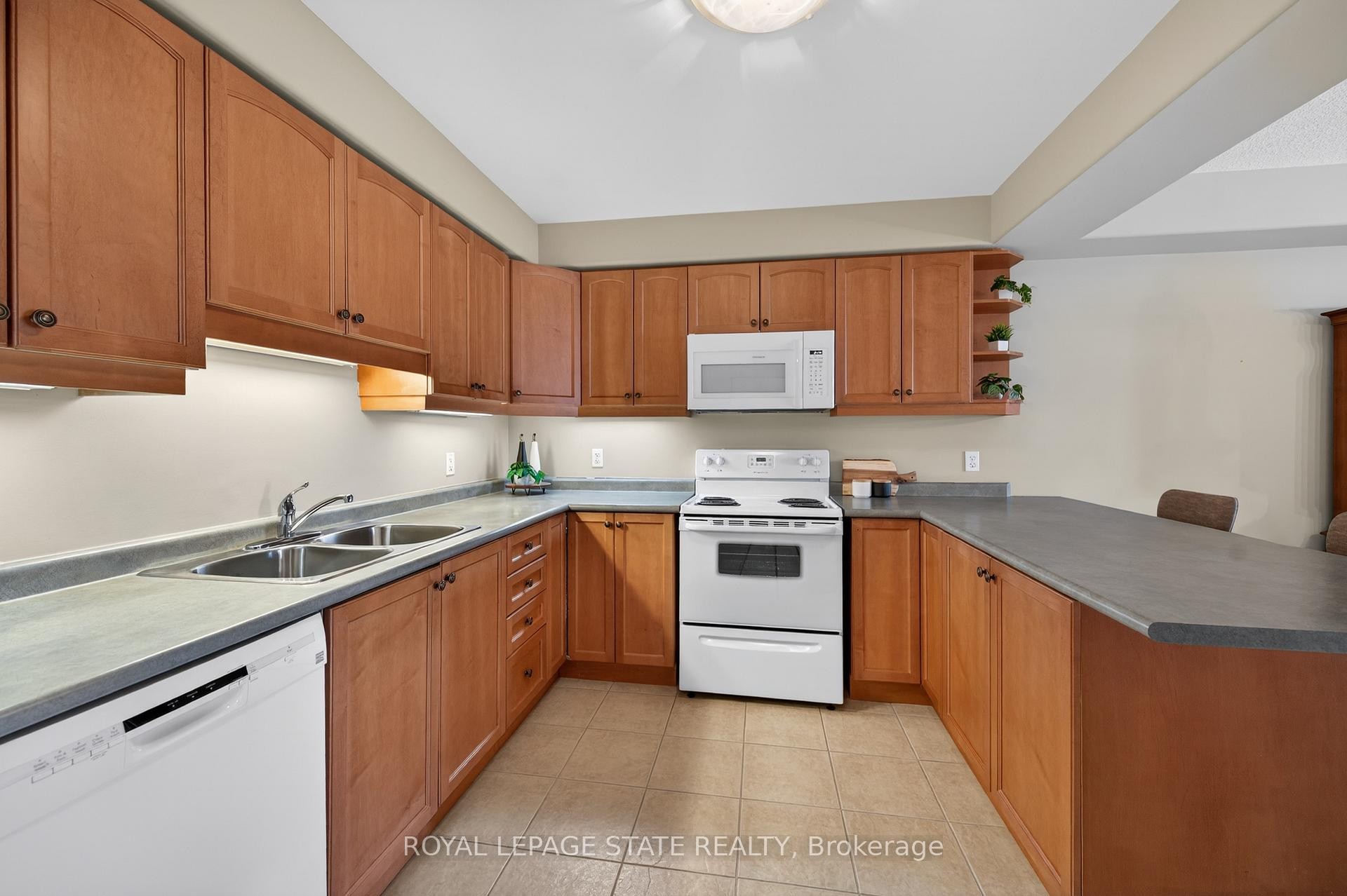 









908


Mohawk

Road East, 308,
Hamilton,




ON
L8T 2R8

