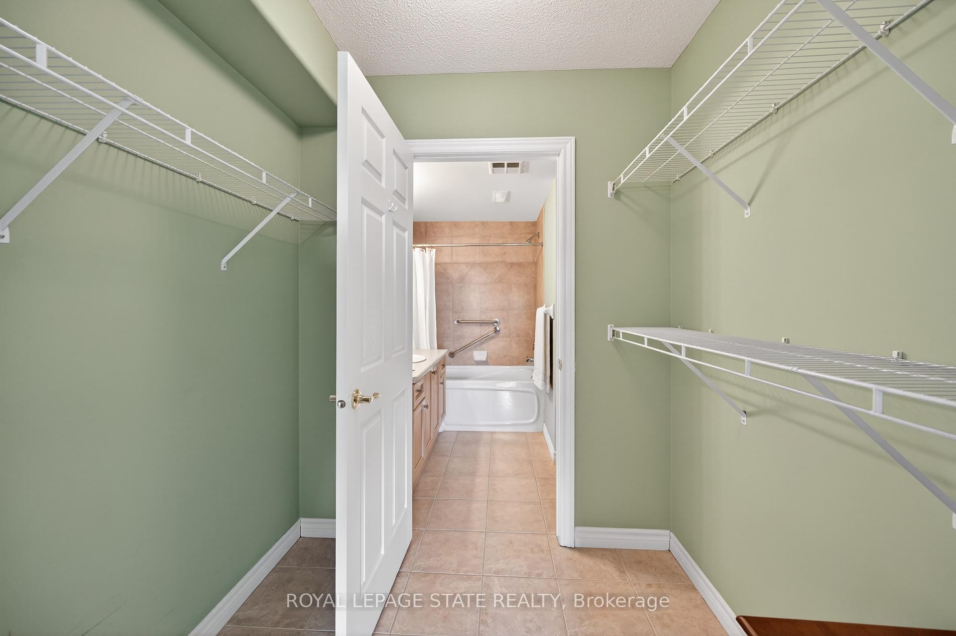 









908


Mohawk

Road East, 308,
Hamilton,




ON
L8T 2R8

