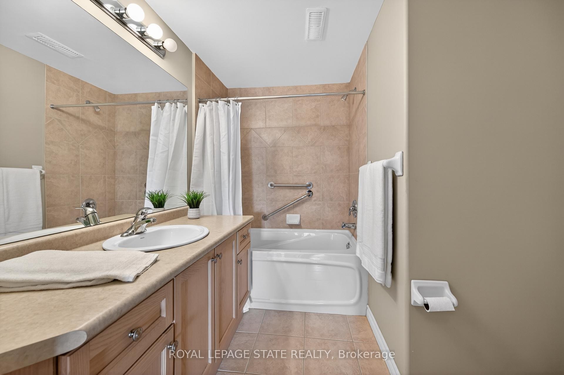 









908


Mohawk

Road East, 308,
Hamilton,




ON
L8T 2R8

