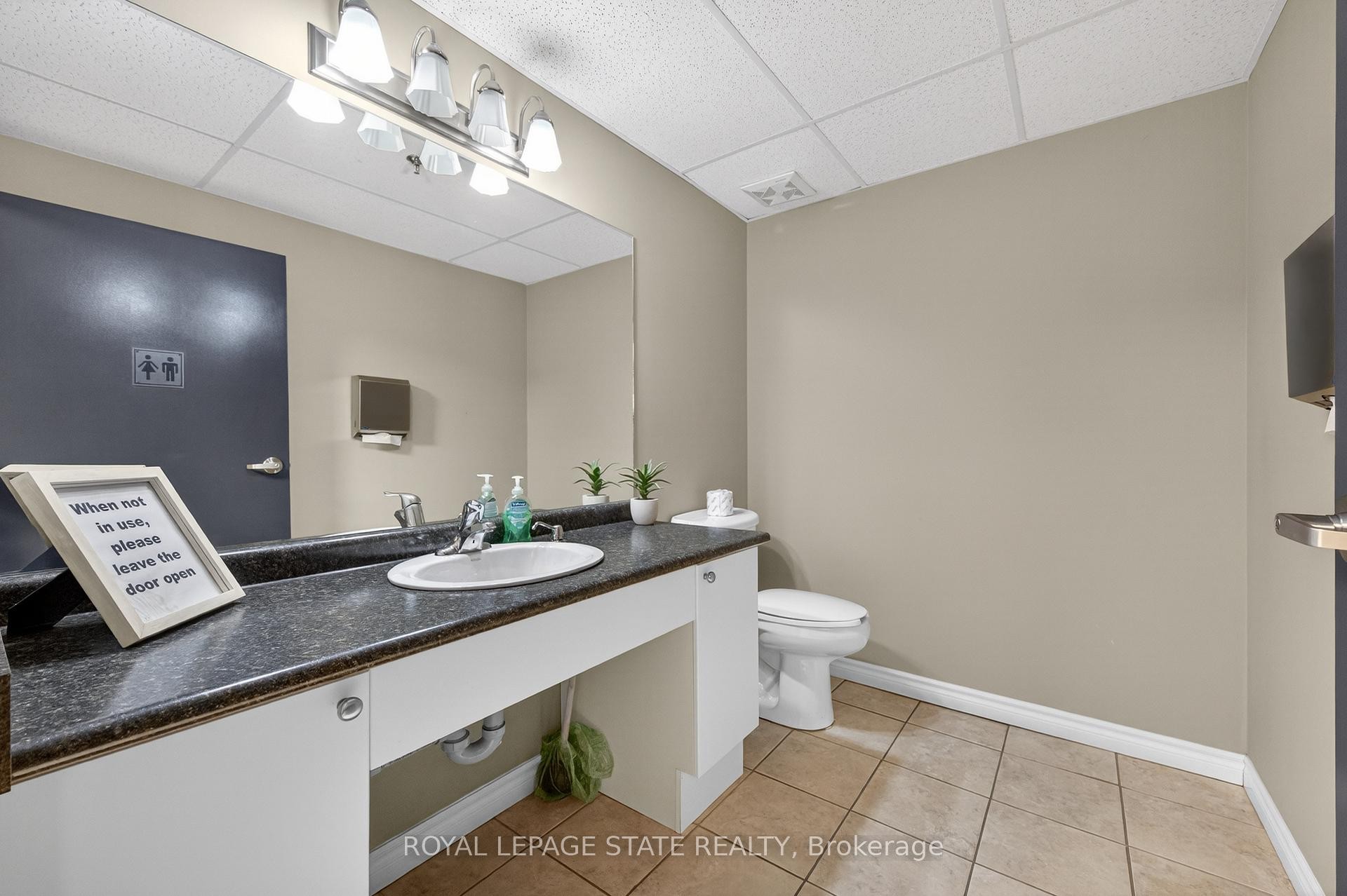 









908


Mohawk

Road East, 308,
Hamilton,




ON
L8T 2R8

