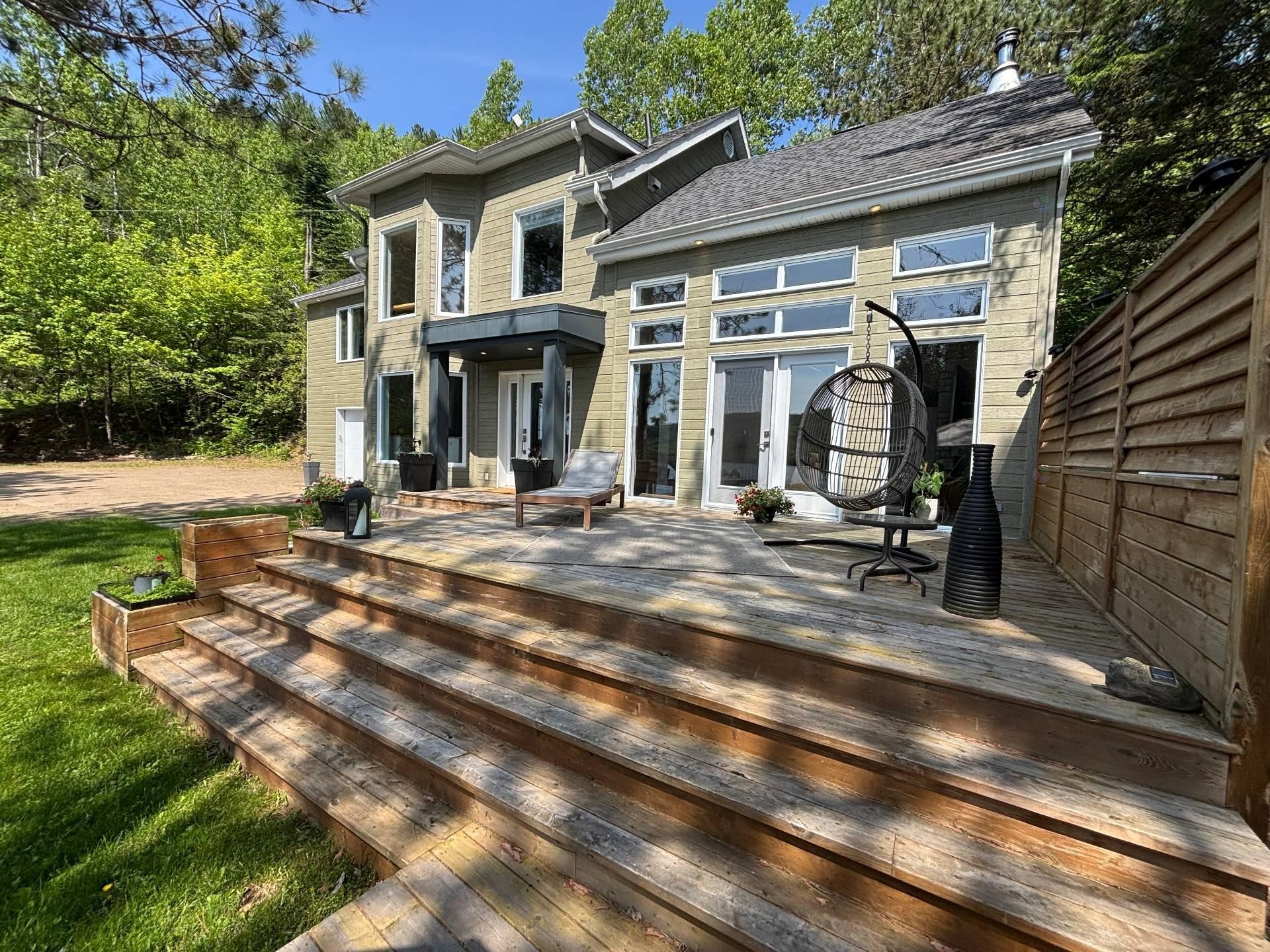 









2020


Ch. du Lac-Ste-Rose N.

,
Mandeville,




QC
J0K1L0

