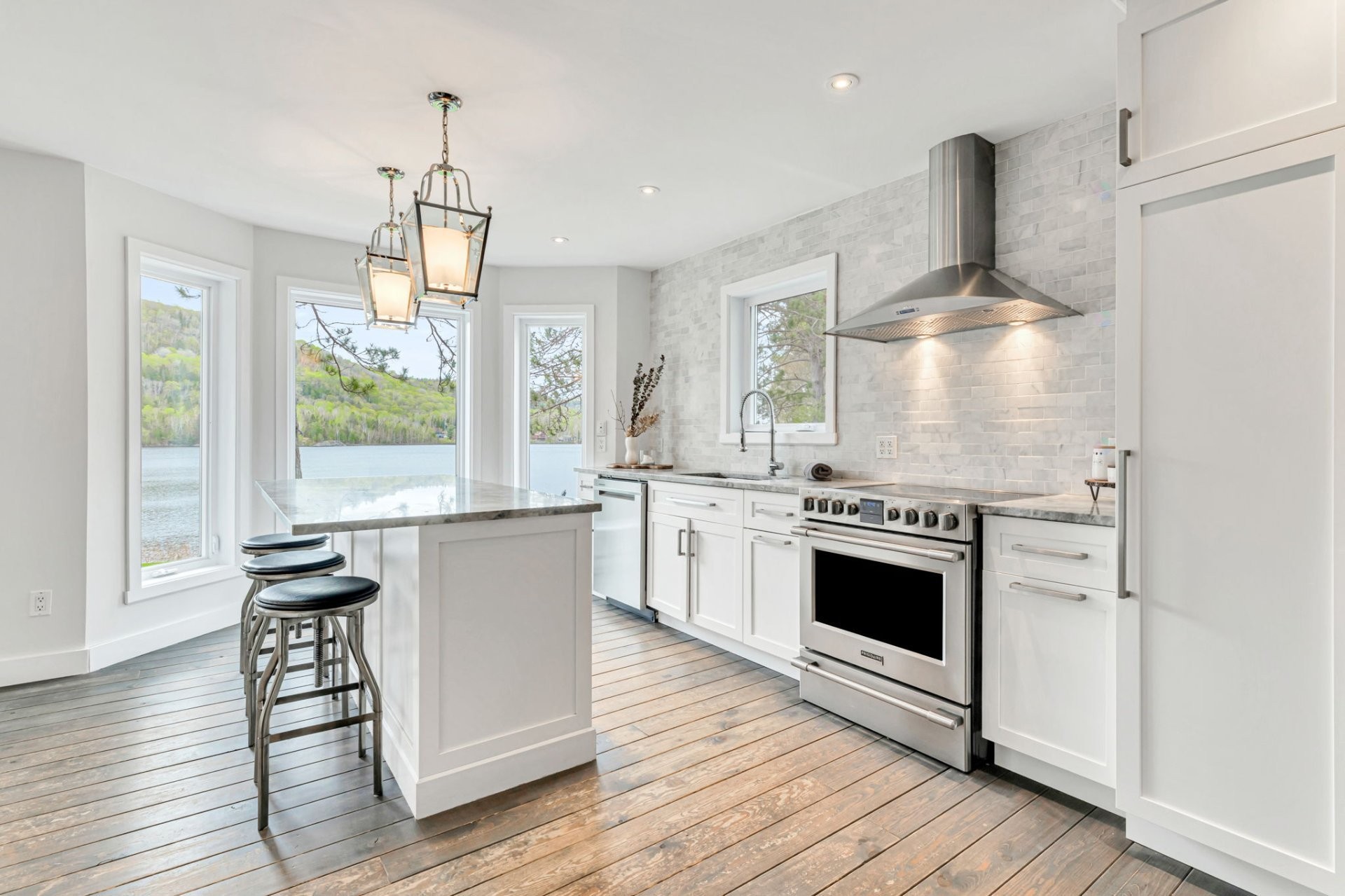 









2020


Ch. du Lac-Ste-Rose N.

,
Mandeville,




QC
J0K1L0

