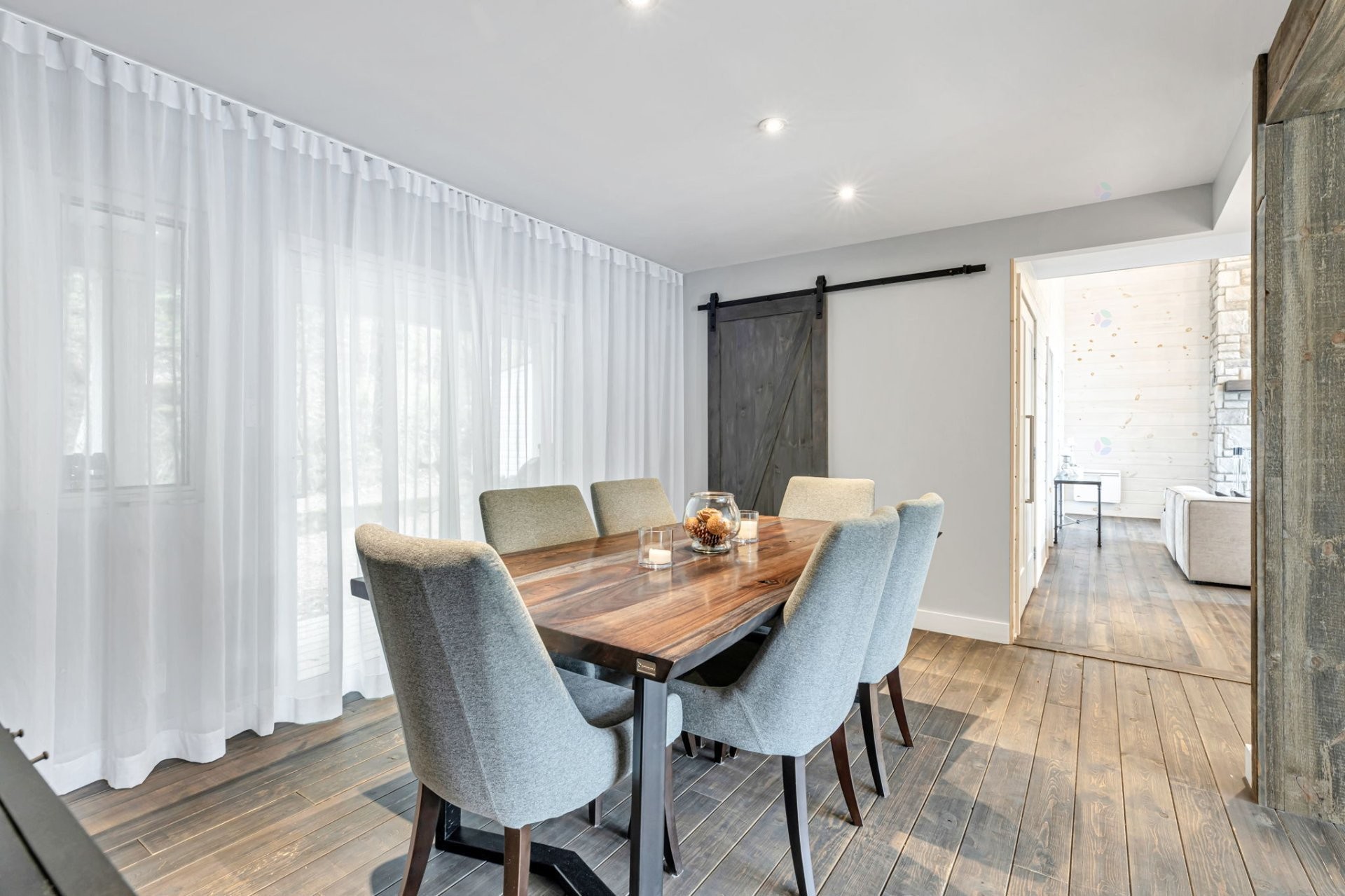 









2020


Ch. du Lac-Ste-Rose N.

,
Mandeville,




QC
J0K1L0

