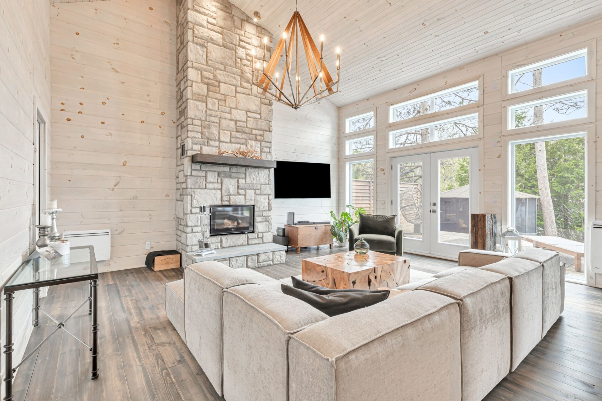 









2020


Ch. du Lac-Ste-Rose N.

,
Mandeville,




QC
J0K1L0

