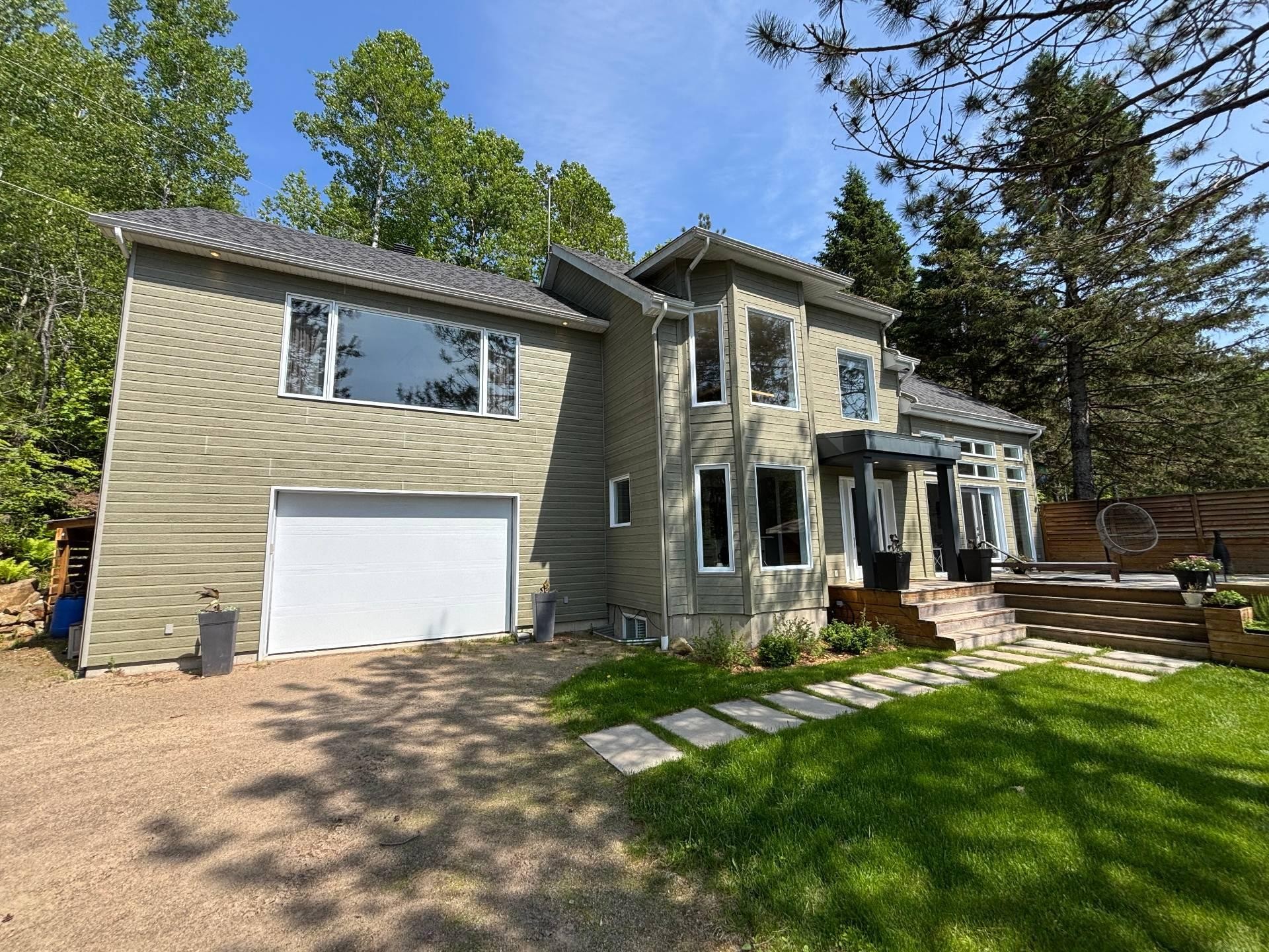 









2020


Ch. du Lac-Ste-Rose N.

,
Mandeville,




QC
J0K1L0

