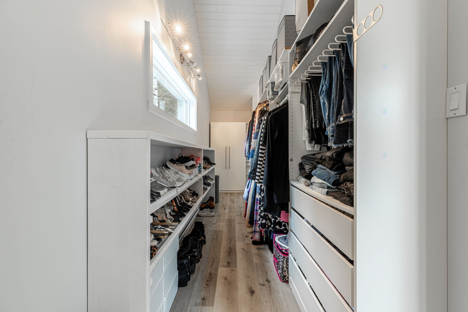 









2020


Ch. du Lac-Ste-Rose N.

,
Mandeville,




QC
J0K1L0

