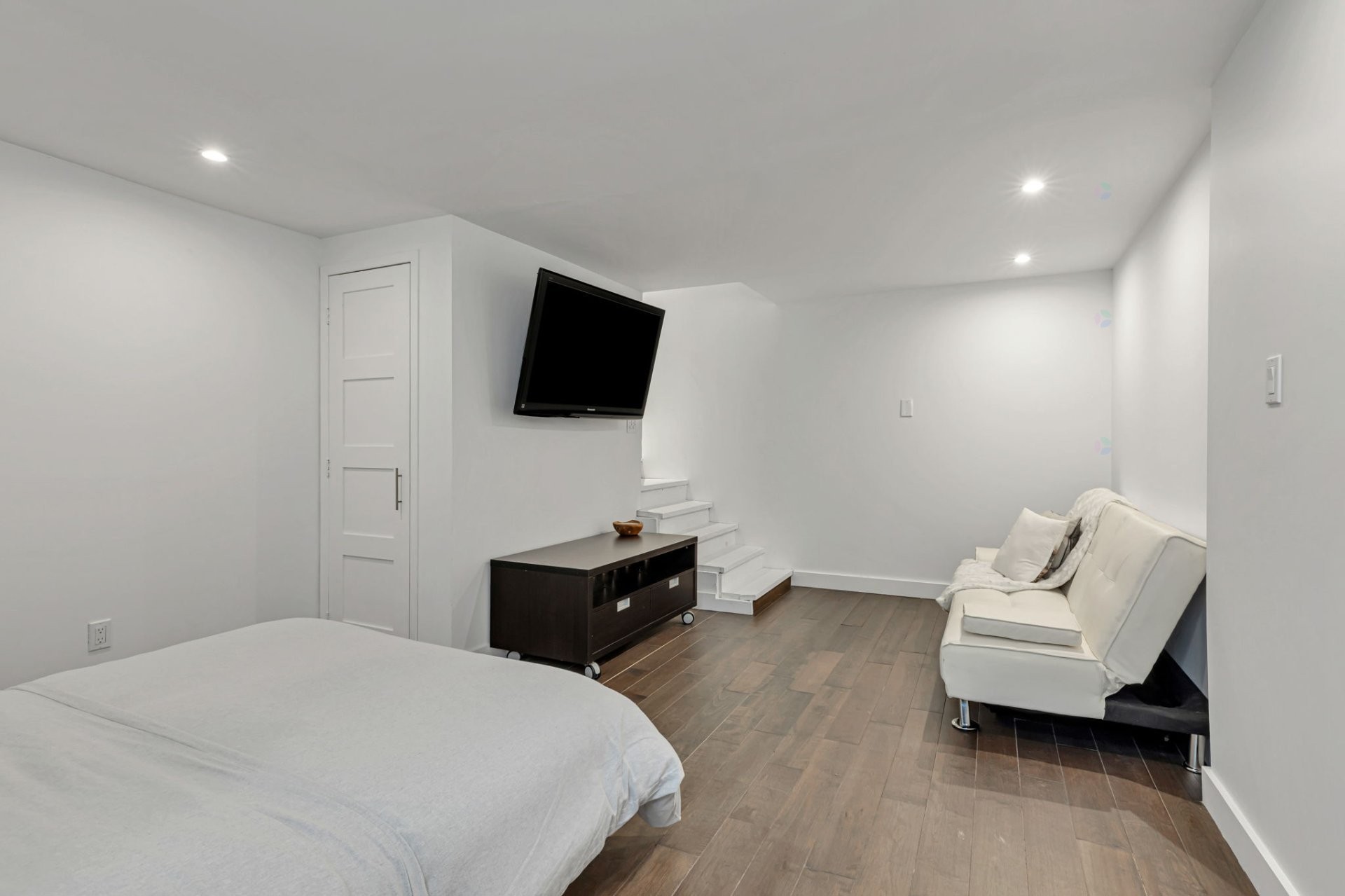









2020


Ch. du Lac-Ste-Rose N.

,
Mandeville,




QC
J0K1L0

