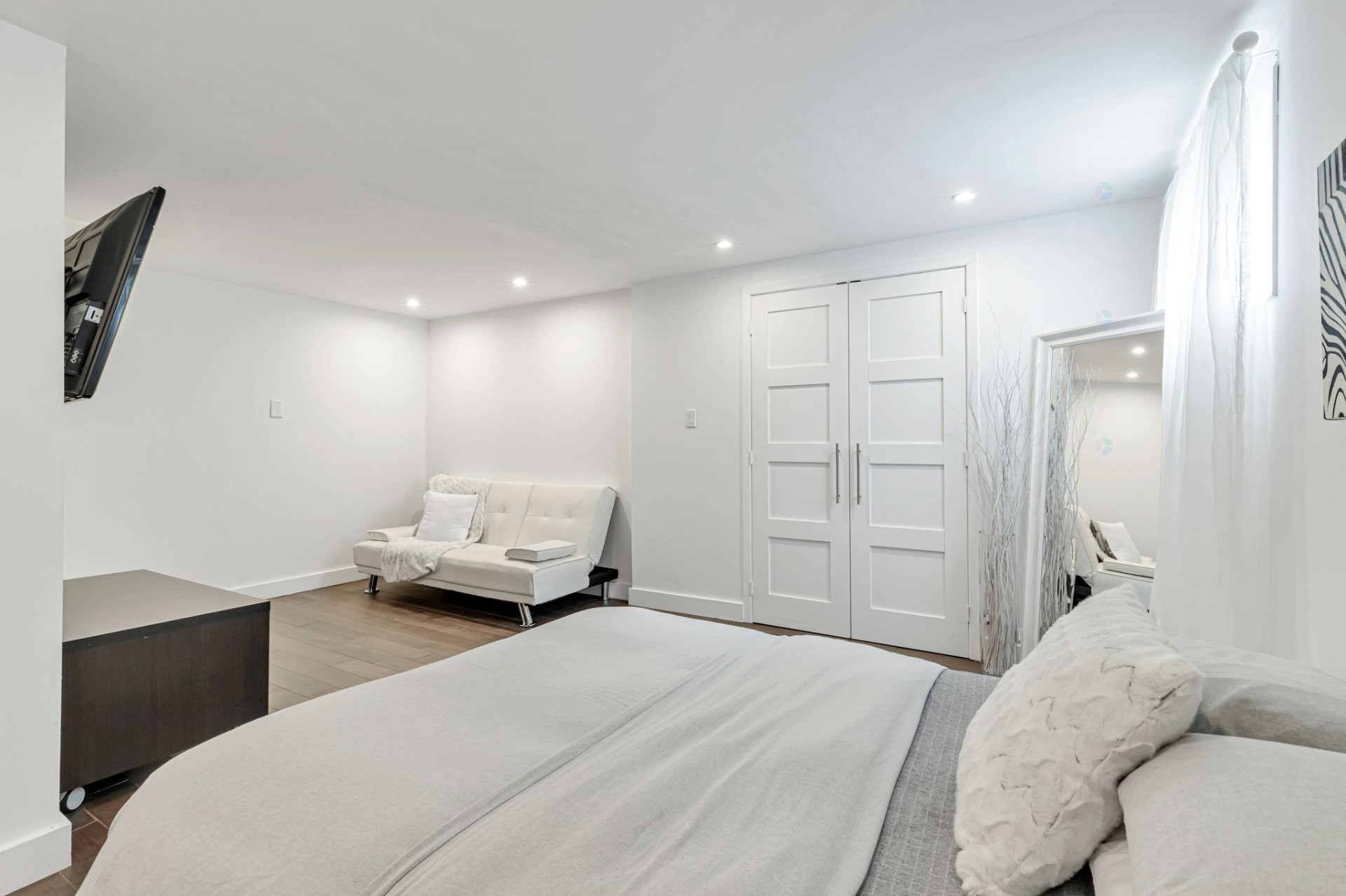 









2020


Ch. du Lac-Ste-Rose N.

,
Mandeville,




QC
J0K1L0

