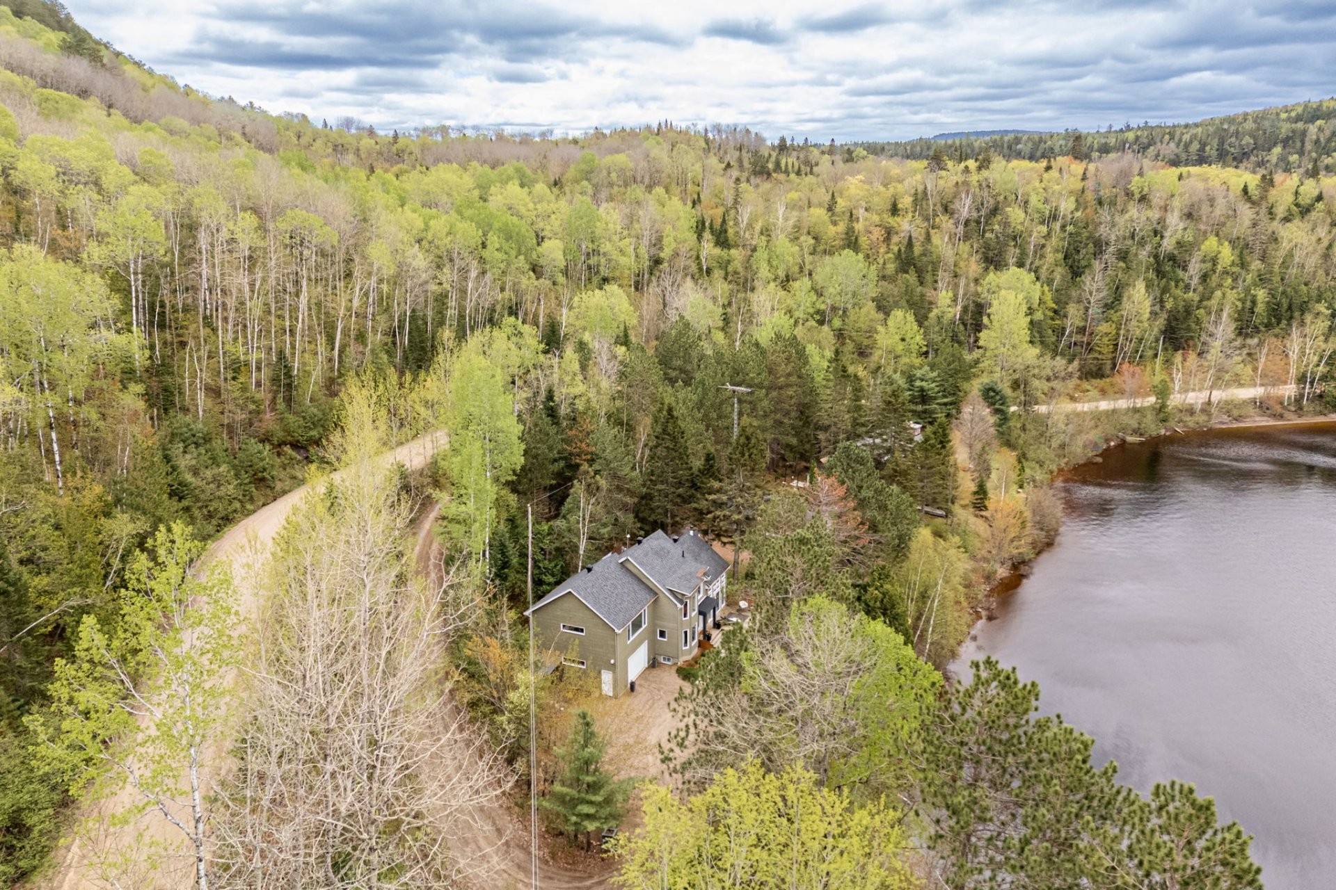 









2020


Ch. du Lac-Ste-Rose N.

,
Mandeville,




QC
J0K1L0

