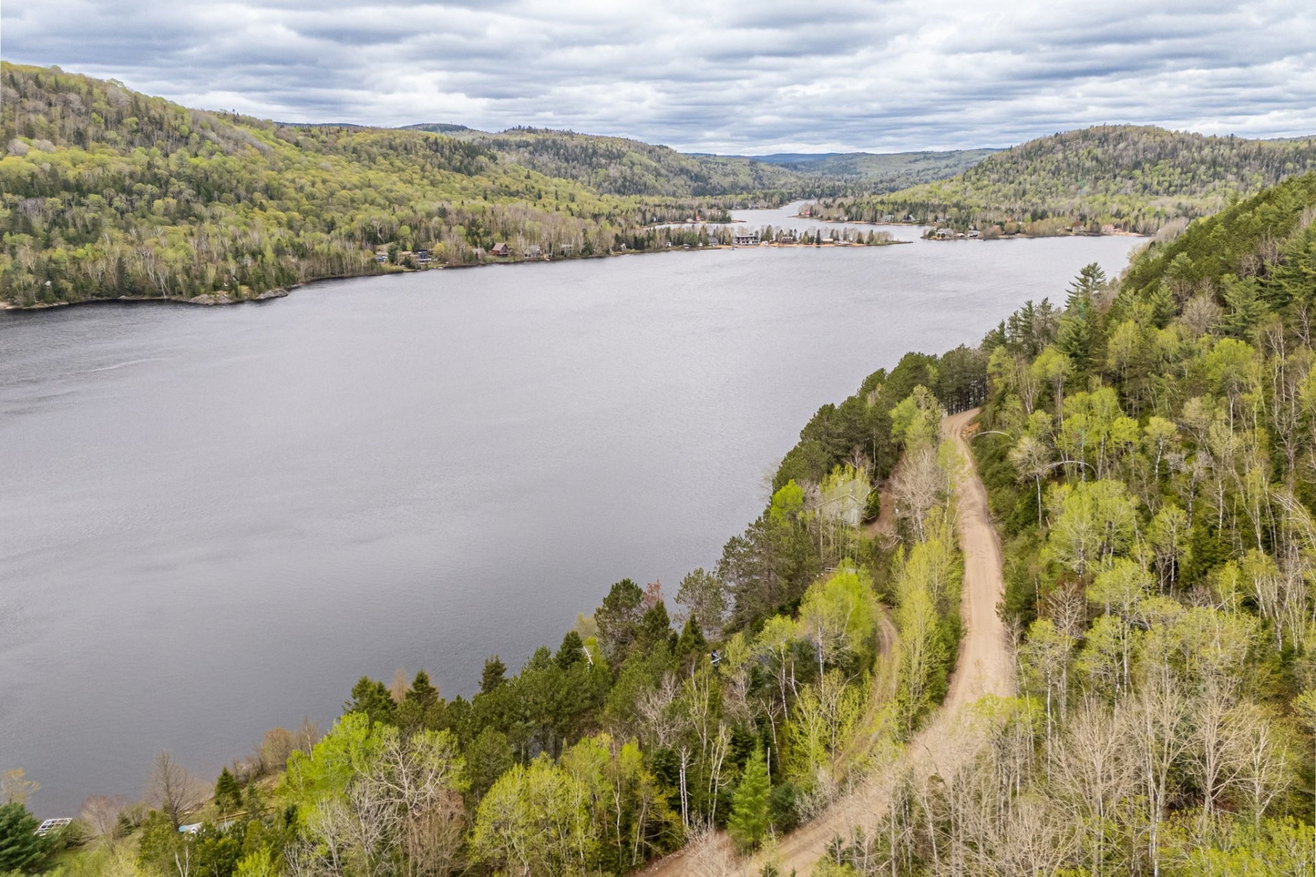 









2020


Ch. du Lac-Ste-Rose N.

,
Mandeville,




QC
J0K1L0

