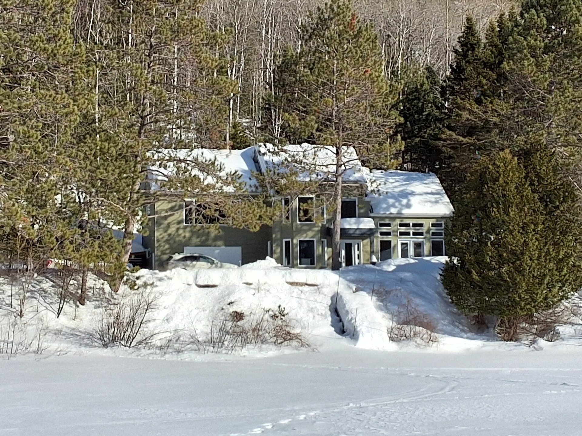 









2020


Ch. du Lac-Ste-Rose N.

,
Mandeville,




QC
J0K1L0

