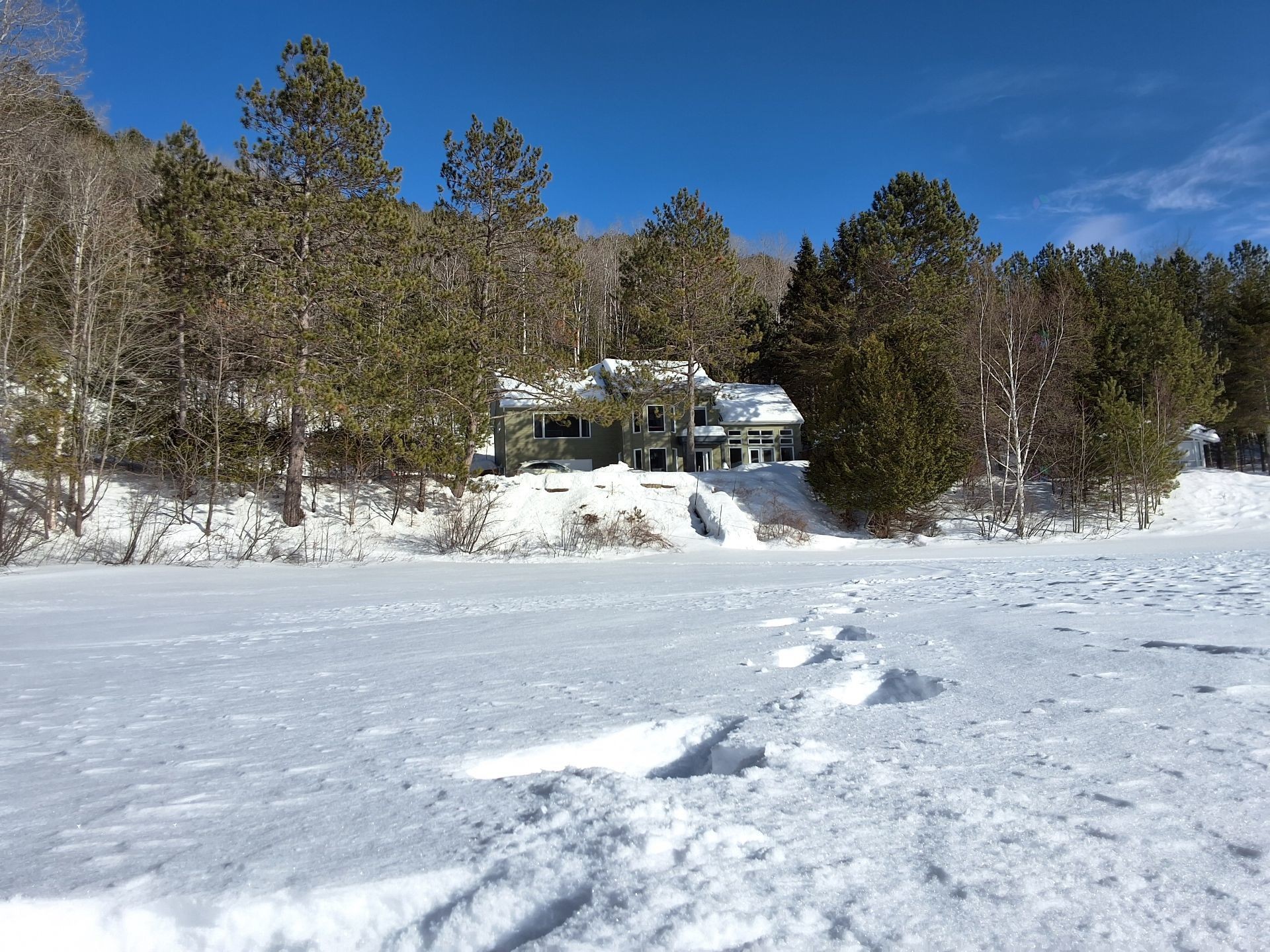 









2020


Ch. du Lac-Ste-Rose N.

,
Mandeville,




QC
J0K1L0

