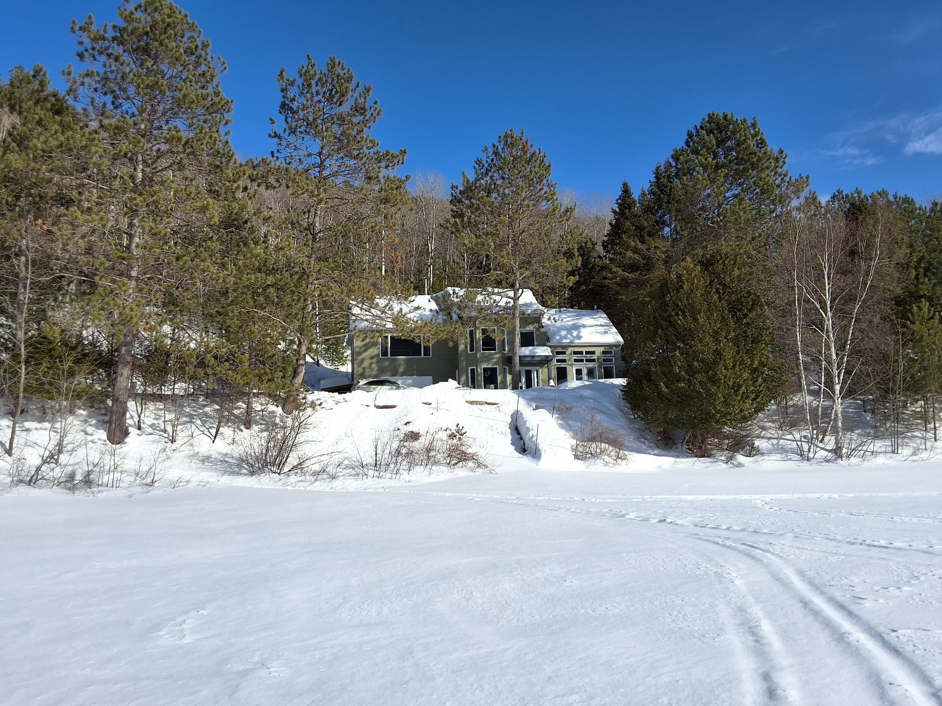 









2020


Ch. du Lac-Ste-Rose N.

,
Mandeville,




QC
J0K1L0

