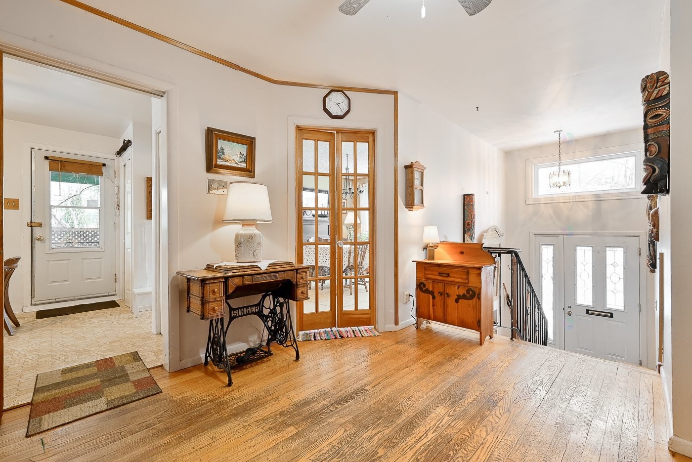 









208


Ch. St-Charles

,
Longueuil (Greenfield Park),




QC
J4V2K5

