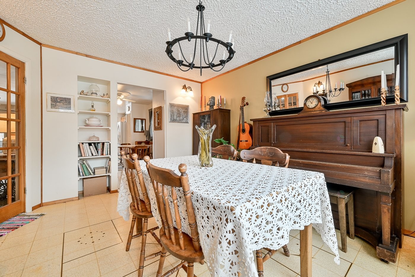 









208


Ch. St-Charles

,
Longueuil (Greenfield Park),




QC
J4V2K5

