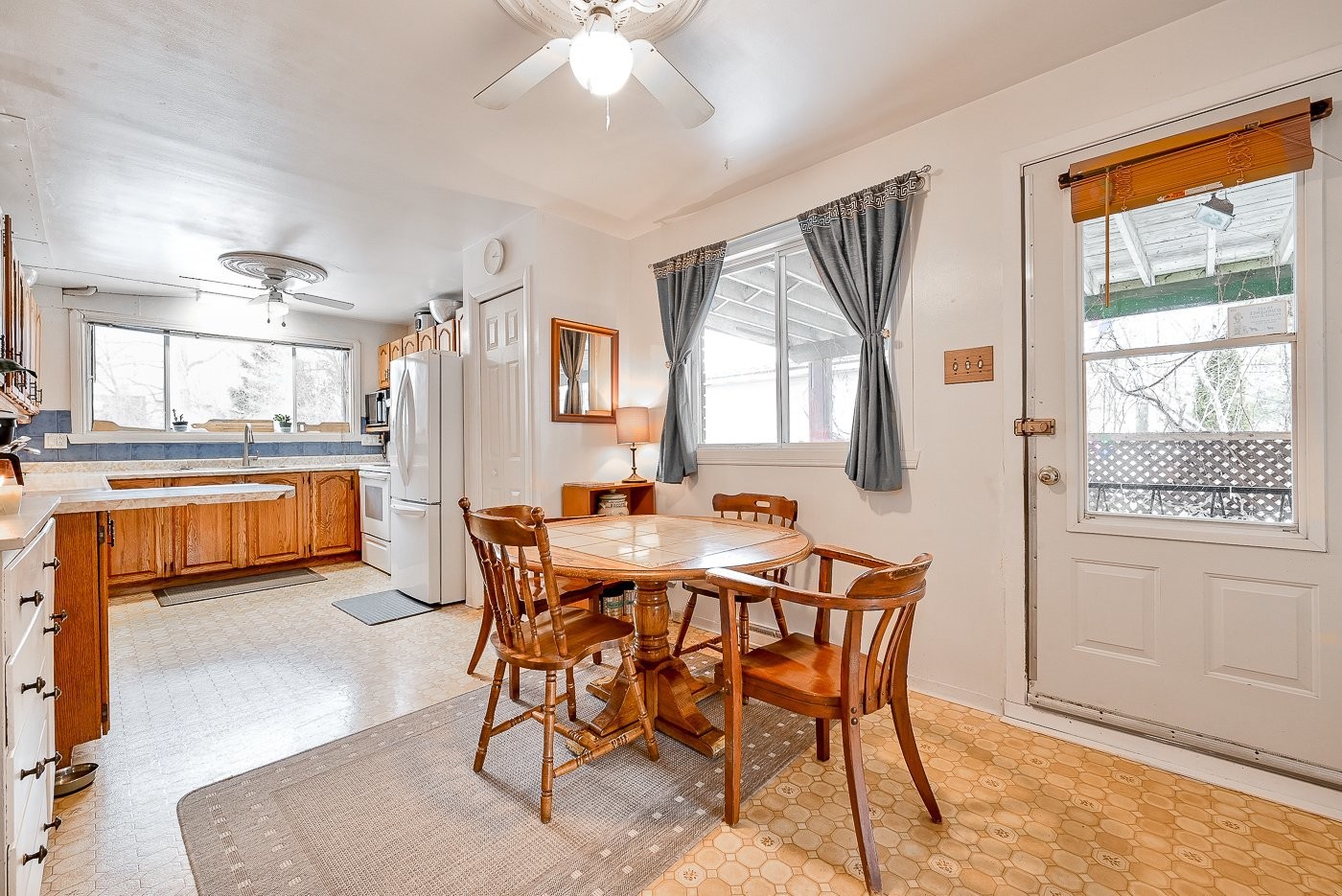 









208


Ch. St-Charles

,
Longueuil (Greenfield Park),




QC
J4V2K5

