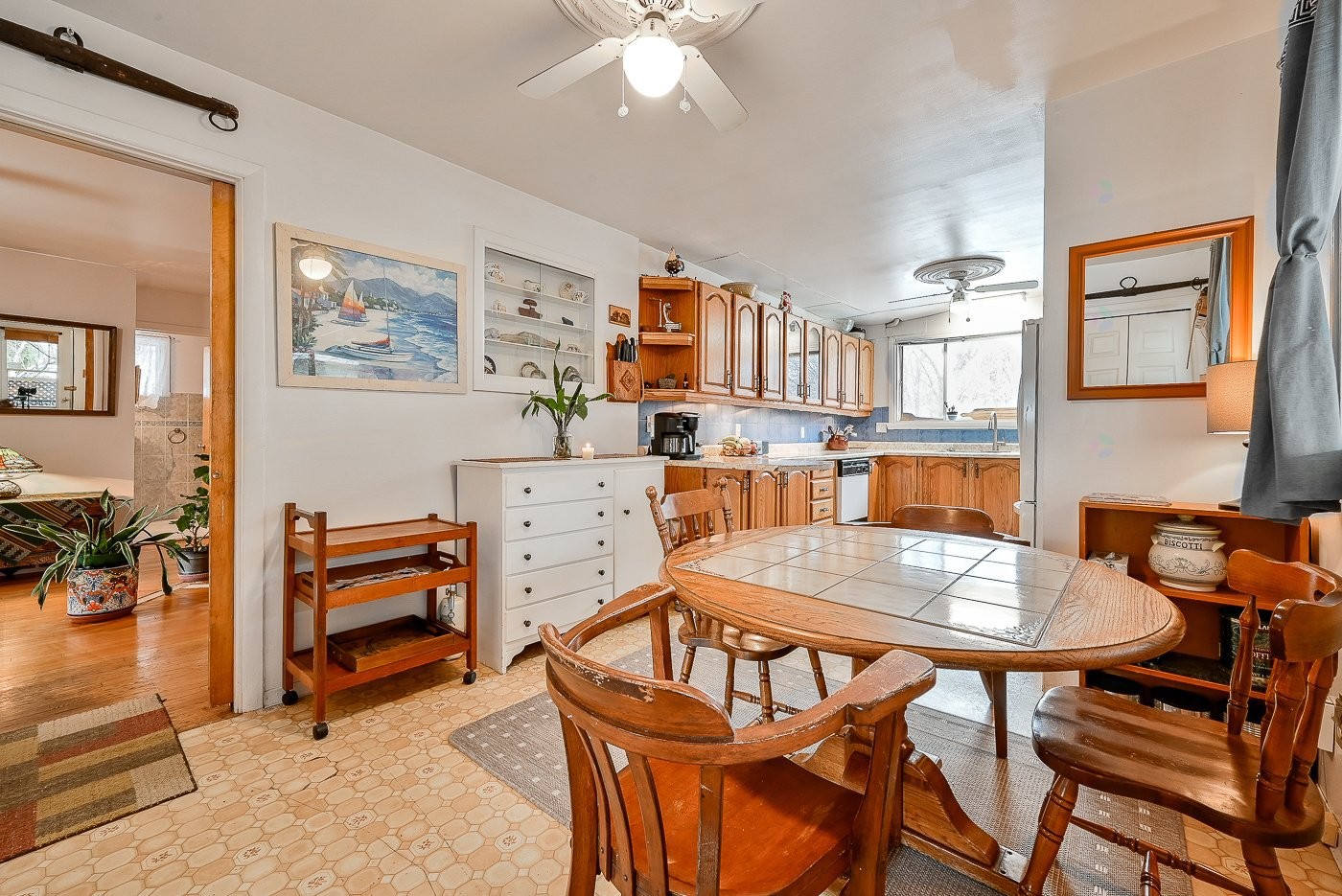 









208


Ch. St-Charles

,
Longueuil (Greenfield Park),




QC
J4V2K5

