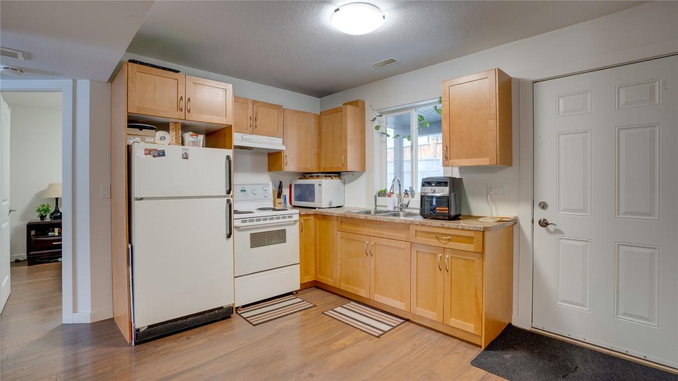 









4406A


25

Street,
Vernon,




BC
V1T 4S6

