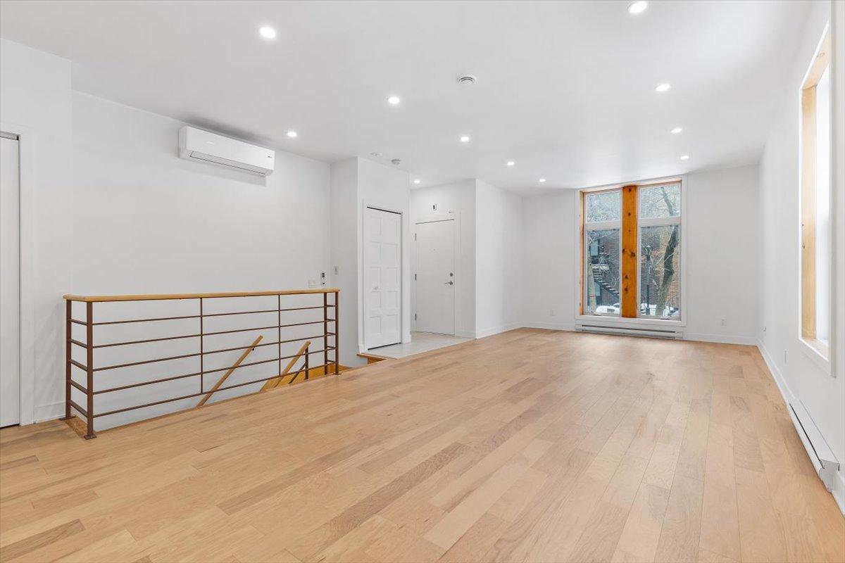 









1618

 - 1620


Rue Dézéry

, 101,
Montréal (Mercier/Hochelaga-Maisonneuve),




QC
H1W2R7

