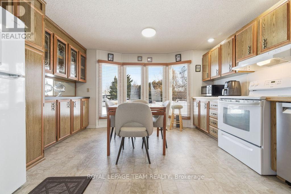 












46 SUNSET LANE

,
Horton,




Ontario
K7V0A5

