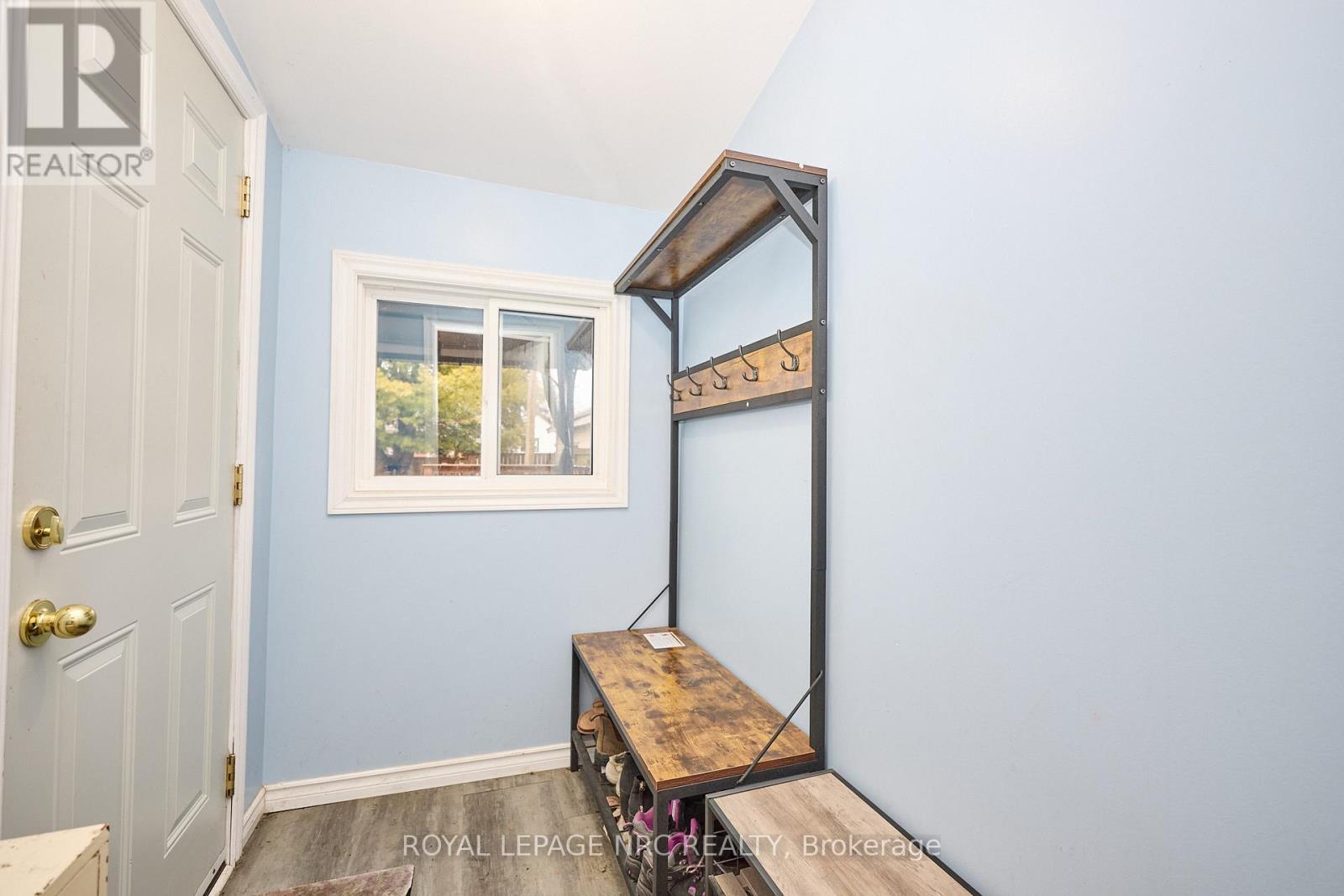 












40 SHAKESPEARE AVENUE

,
St. Catharines (Haig),




Ontario
L2R6M6

