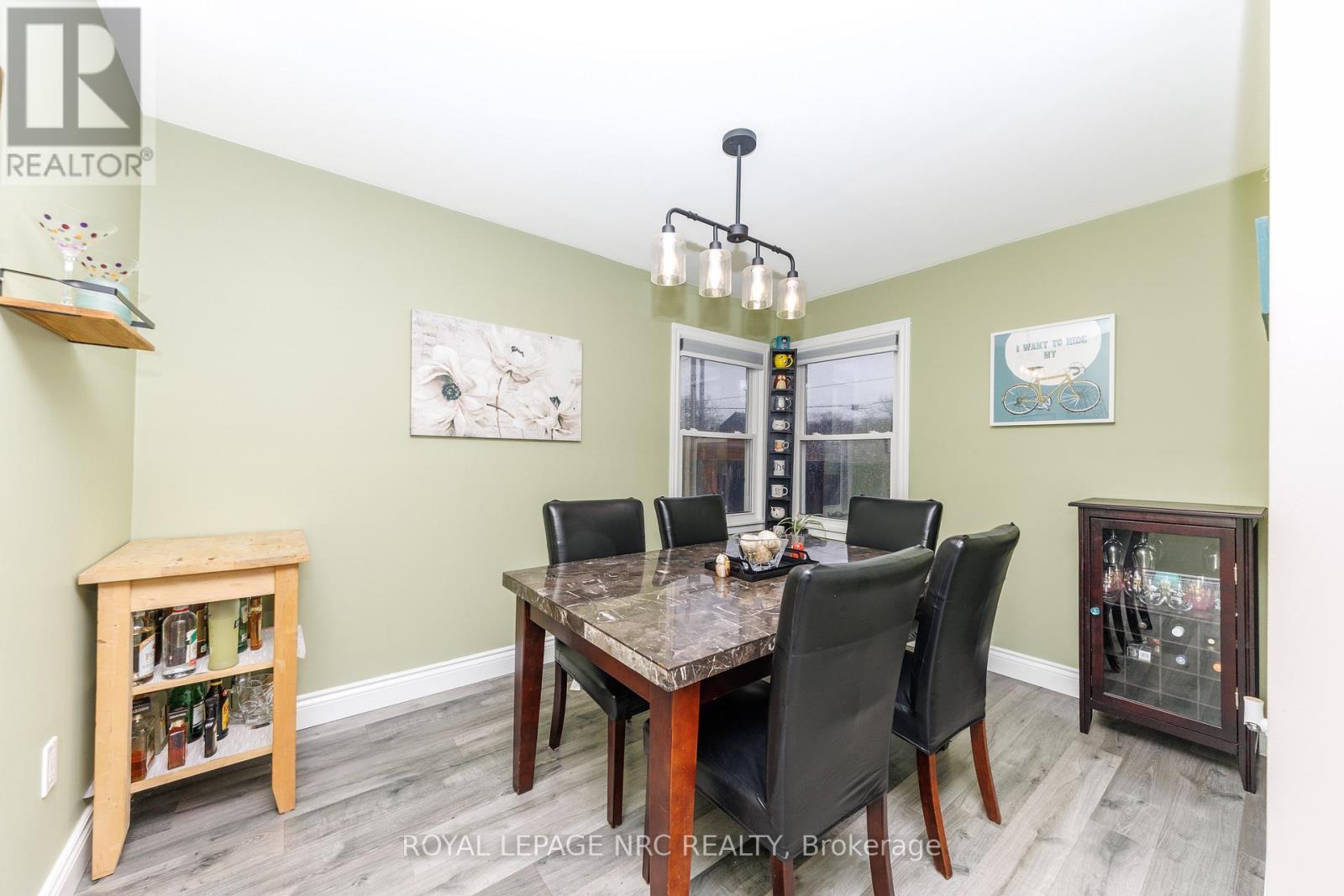 












40 SHAKESPEARE AVENUE

,
St. Catharines (Haig),




Ontario
L2R6M6

