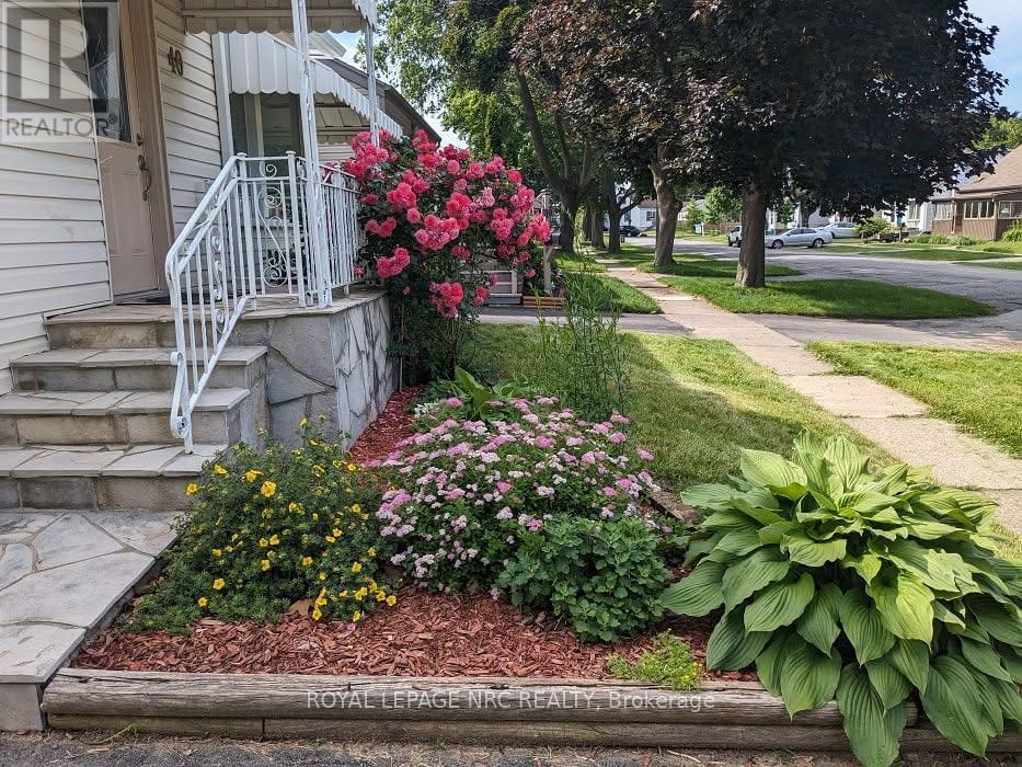 












40 SHAKESPEARE AVENUE

,
St. Catharines (Haig),




Ontario
L2R6M6

