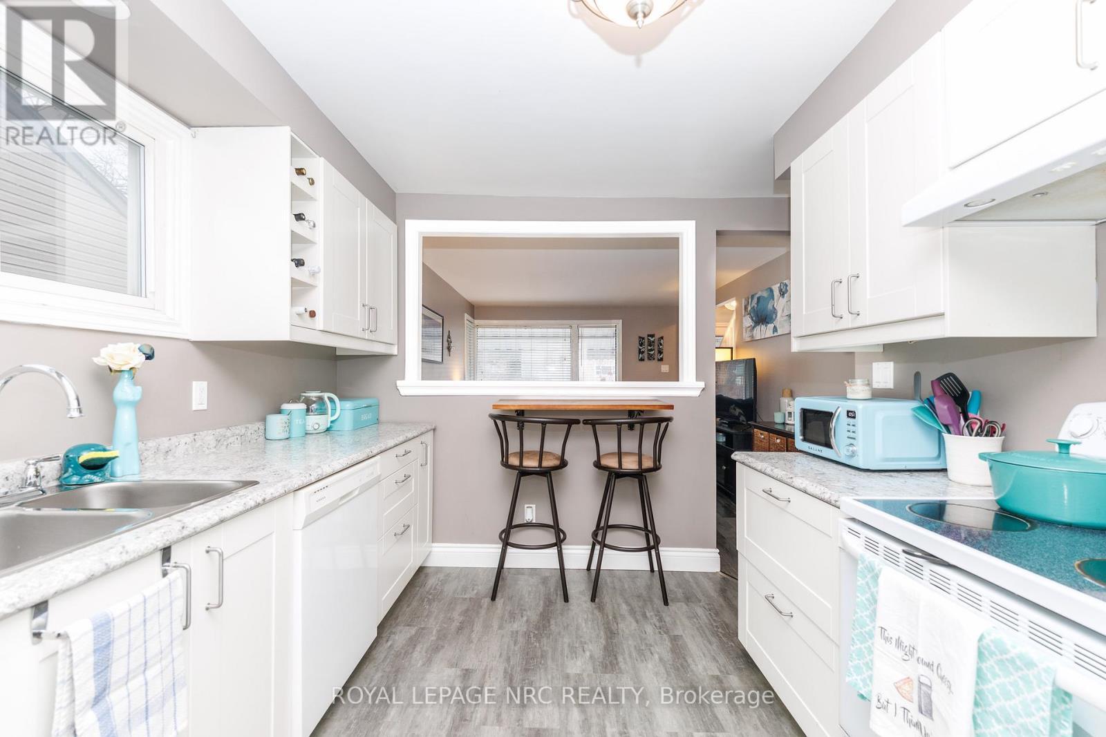 












40 SHAKESPEARE AVENUE

,
St. Catharines (Haig),




Ontario
L2R6M6

