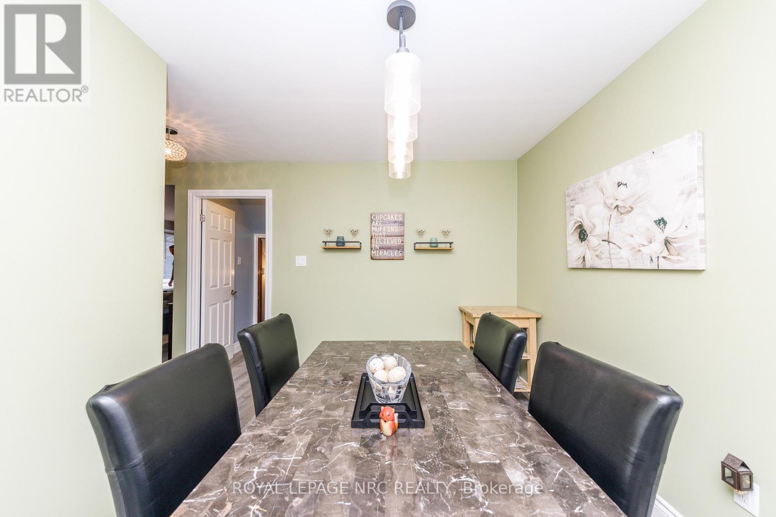 












40 SHAKESPEARE AVENUE

,
St. Catharines (Haig),




Ontario
L2R6M6

