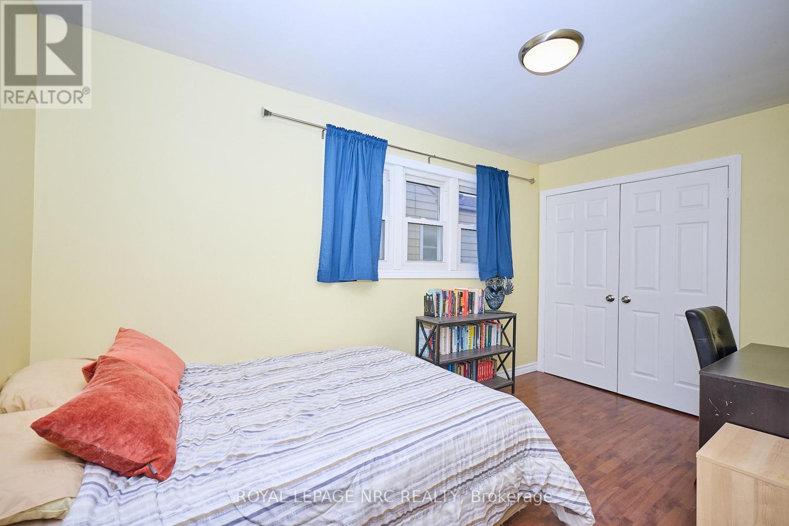 












40 SHAKESPEARE AVENUE

,
St. Catharines (Haig),




Ontario
L2R6M6

