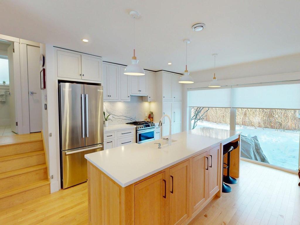 












6368 Edinburgh Street

,
Halifax,




NS
B3L 1W4

