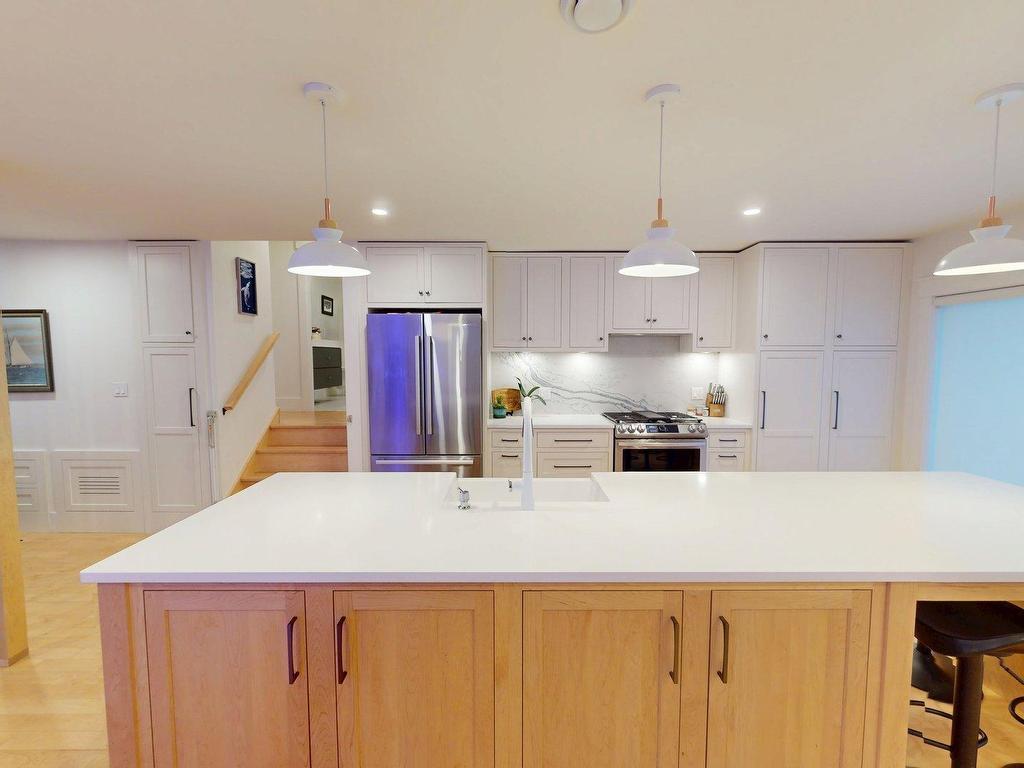 












6368 Edinburgh Street

,
Halifax,




NS
B3L 1W4

