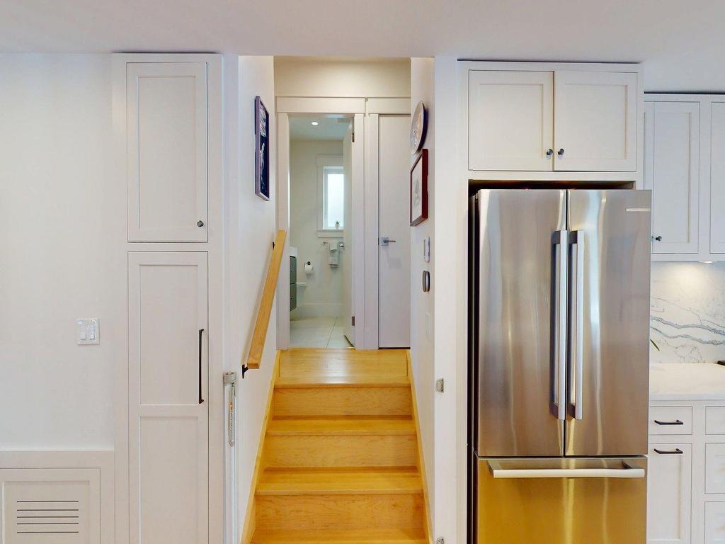 












6368 Edinburgh Street

,
Halifax,




NS
B3L 1W4

