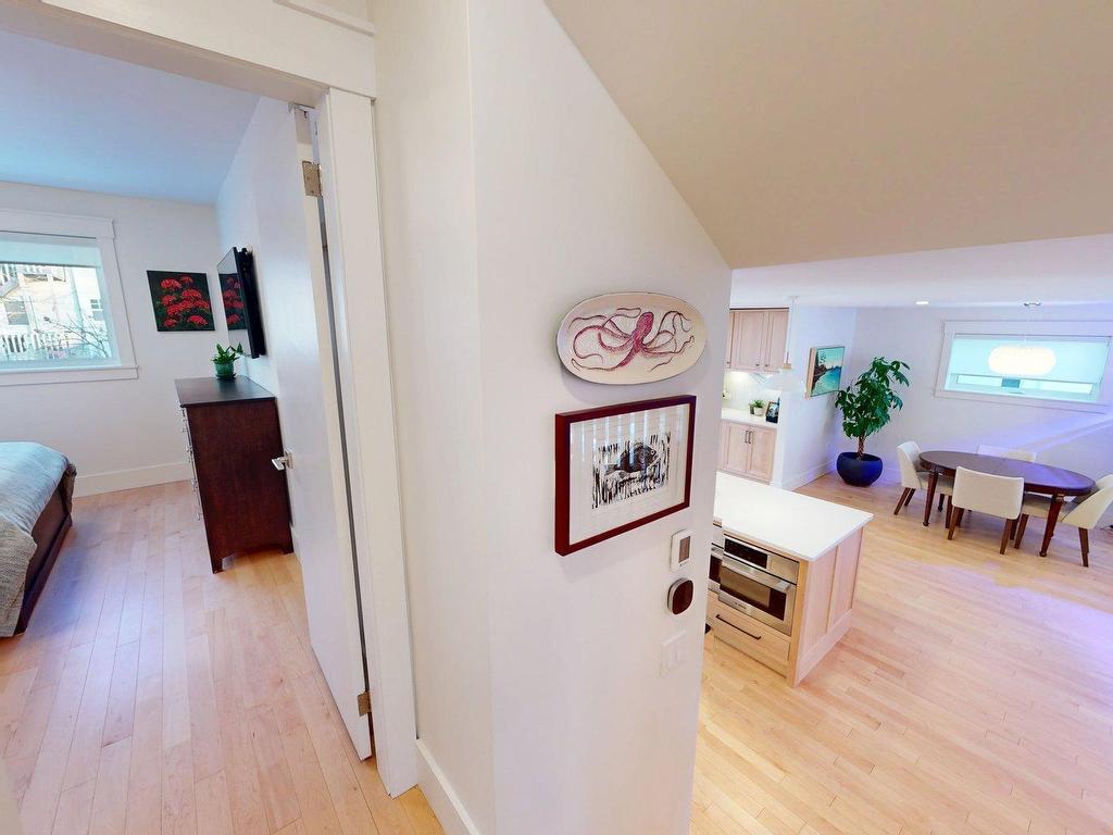 












6368 Edinburgh Street

,
Halifax,




NS
B3L 1W4

