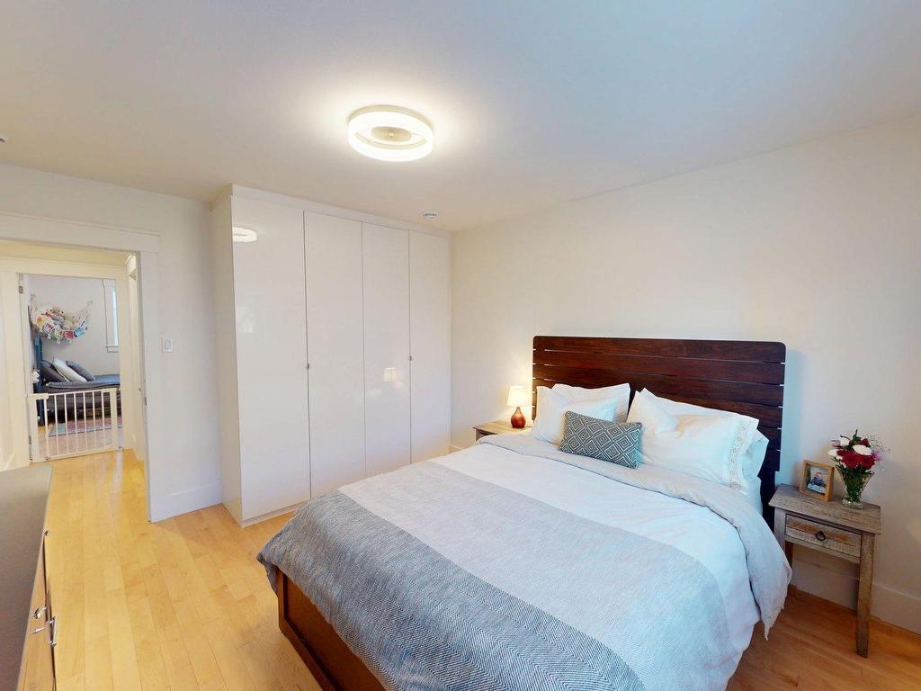 












6368 Edinburgh Street

,
Halifax,




NS
B3L 1W4

