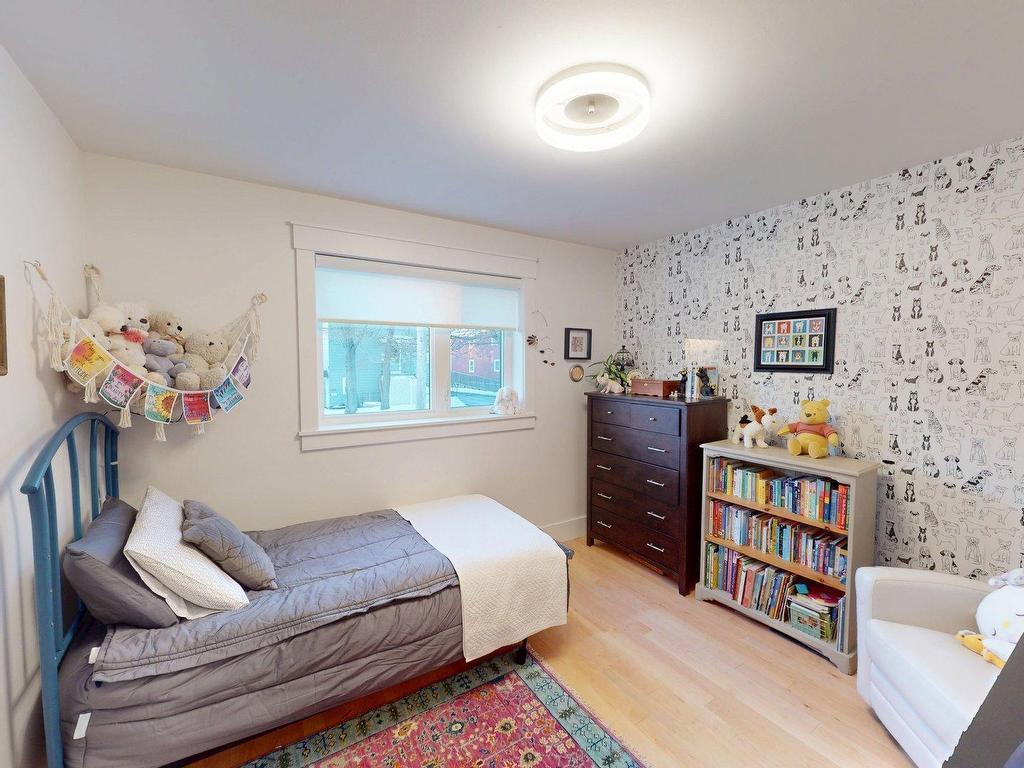 












6368 Edinburgh Street

,
Halifax,




NS
B3L 1W4

