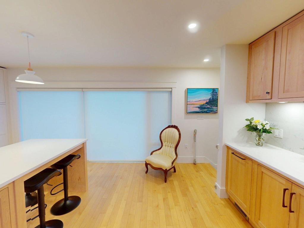 












6368 Edinburgh Street

,
Halifax,




NS
B3L 1W4

