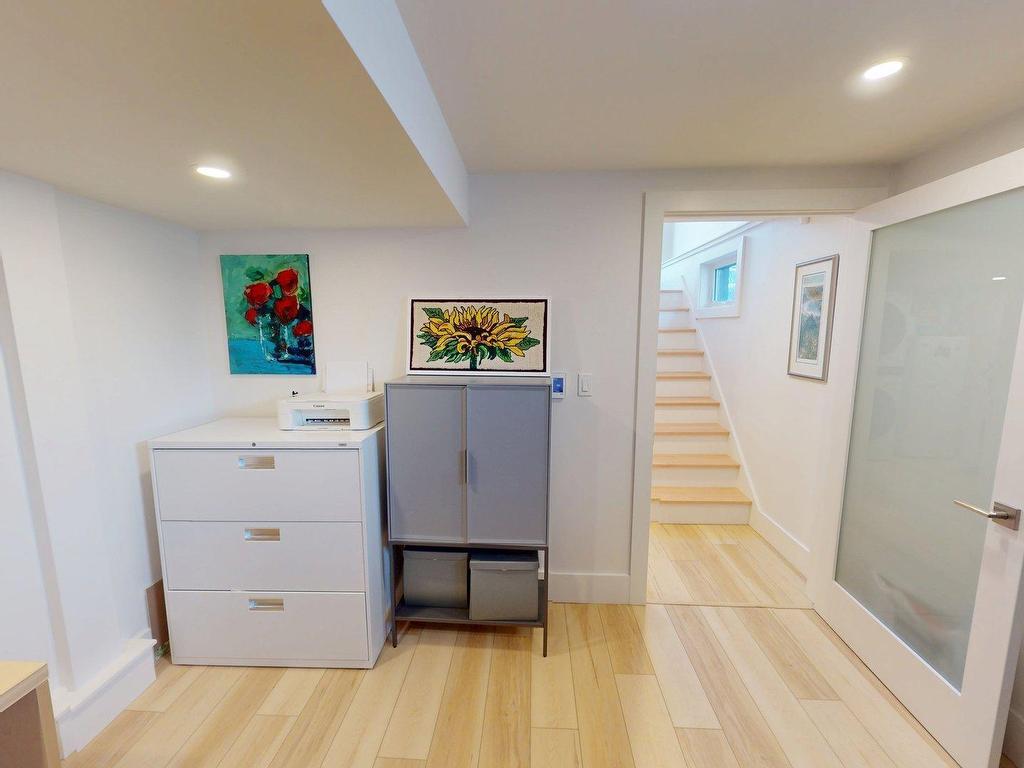 












6368 Edinburgh Street

,
Halifax,




NS
B3L 1W4

